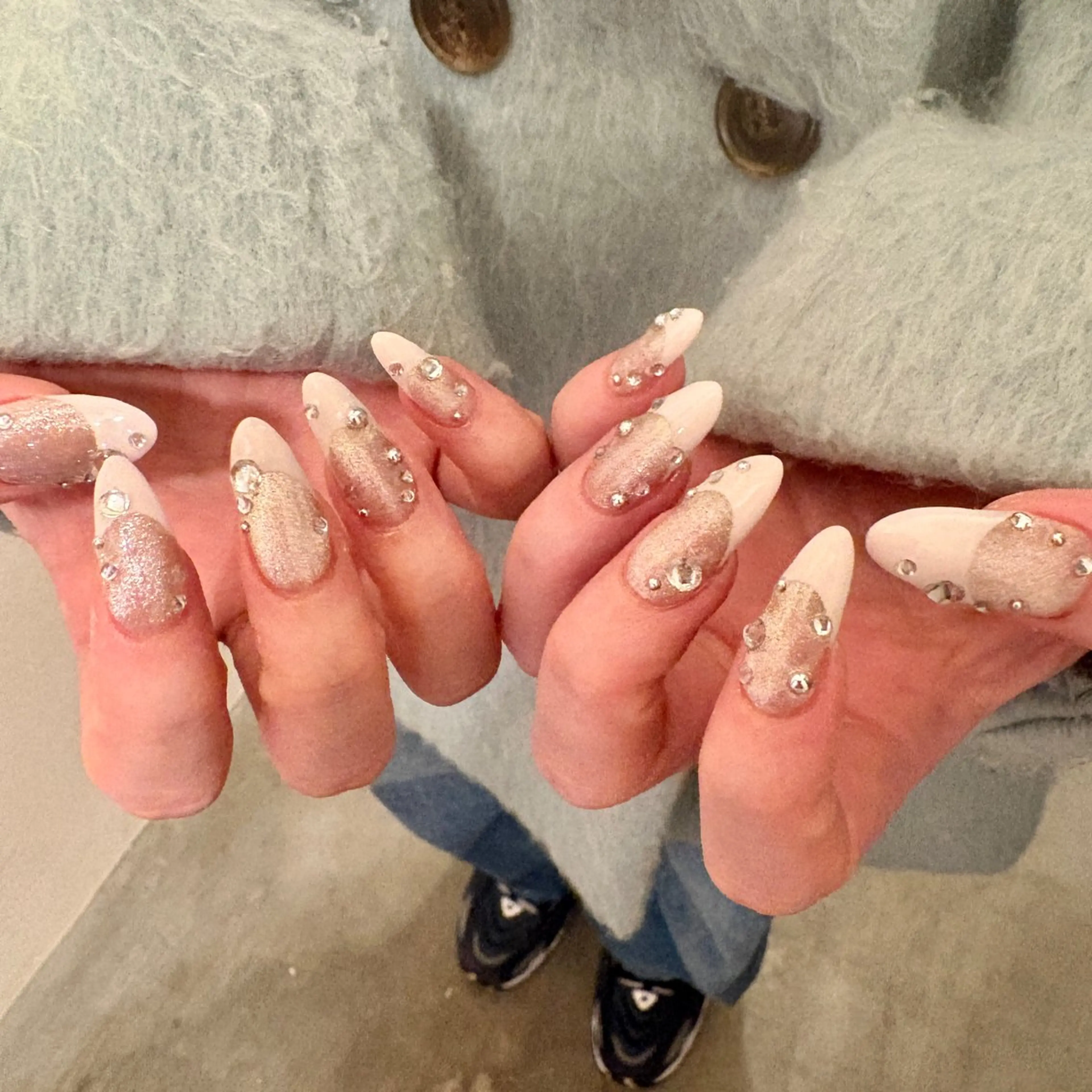 ネイル 持ち込み VIBLISS所属・VIBLISS福岡 tomokoのネイルデザイン