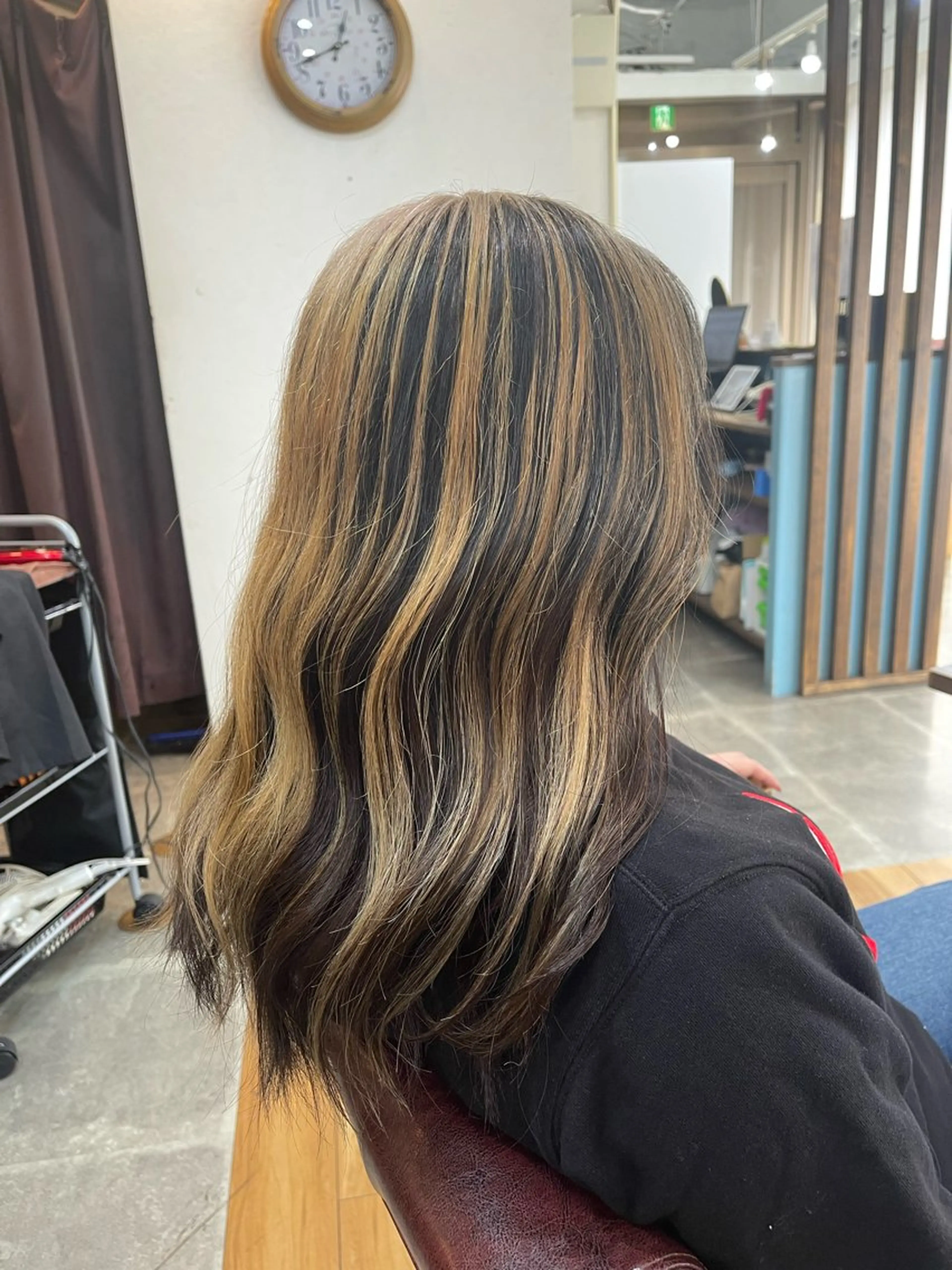 ロング カラー ブリーチ デザインカラー インナーカラー ヘアカラー トリートメント SOYON西大寺店所属・ダブルカラー/ 髪質改善💎安藤のヘアスタイル