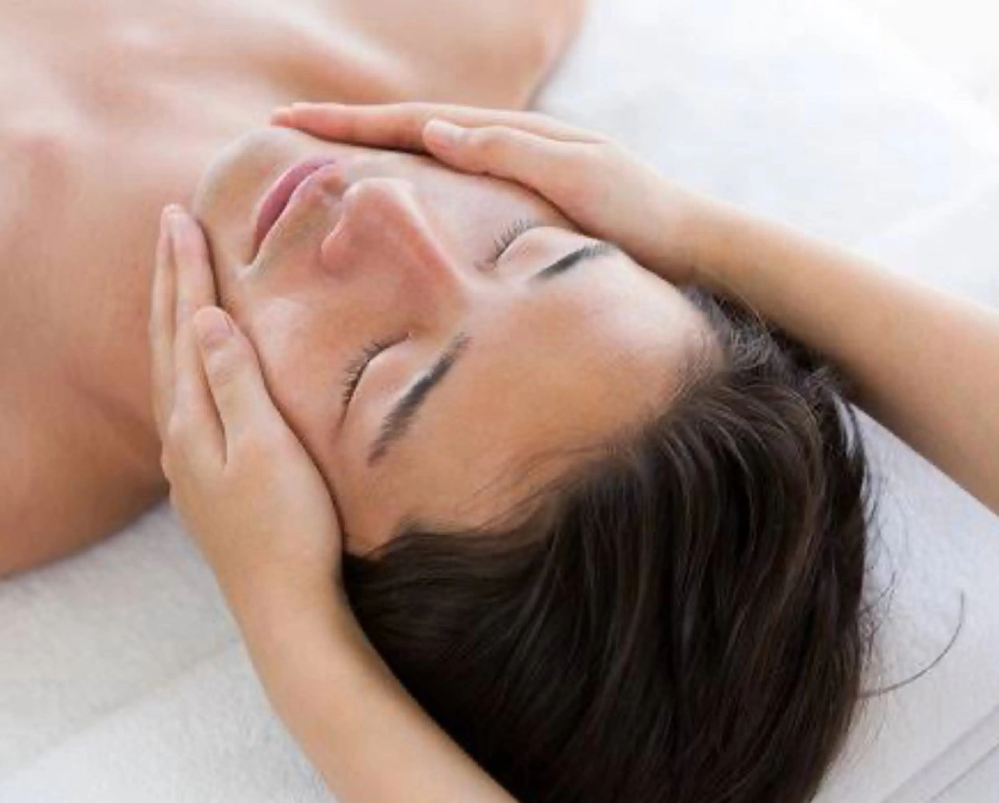 【メンズメニュー★】頑固なニキビにさよなら！肌改善フェイシャル　肌診断機付き◎の写真