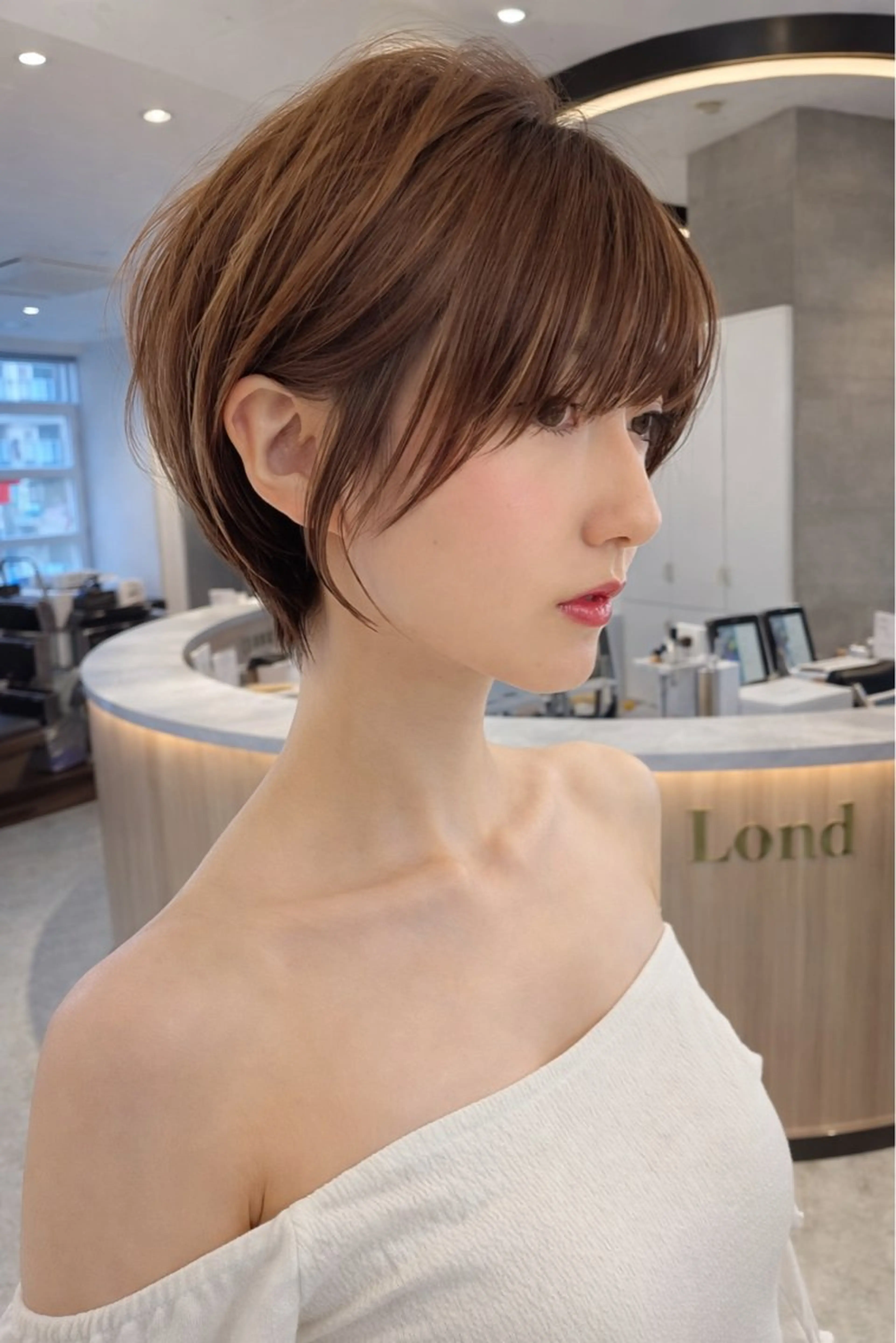 ショート カラー カット ヘアカラー トリートメント 🌟透明感カラー× 小顔カットの匠🌟のヘアスタイル