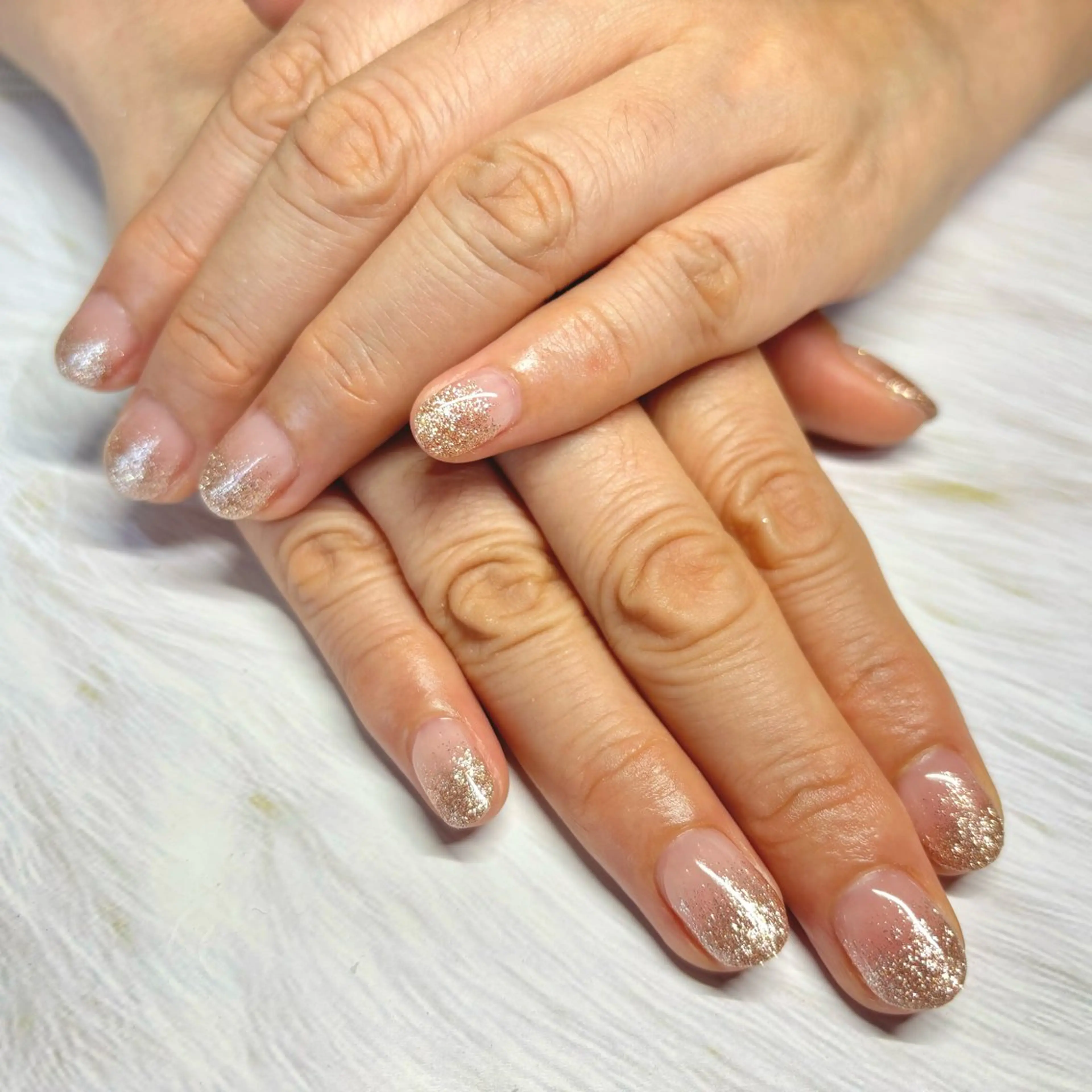 ネイル ゴールド ラメ(グリッター) 上村 奈那のネイルデザイン