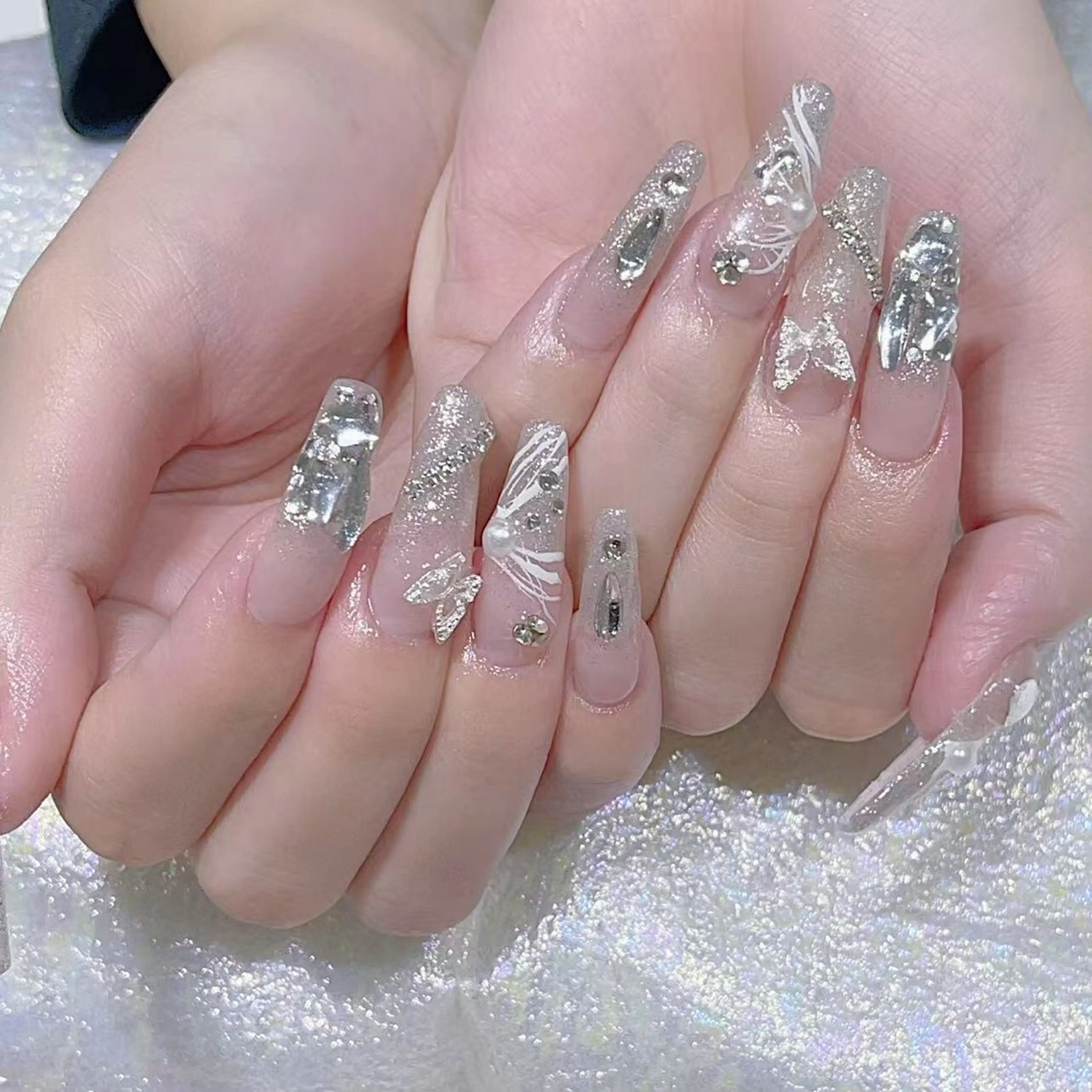 ネイル ハンドネイル Queens ひなのネイルデザイン