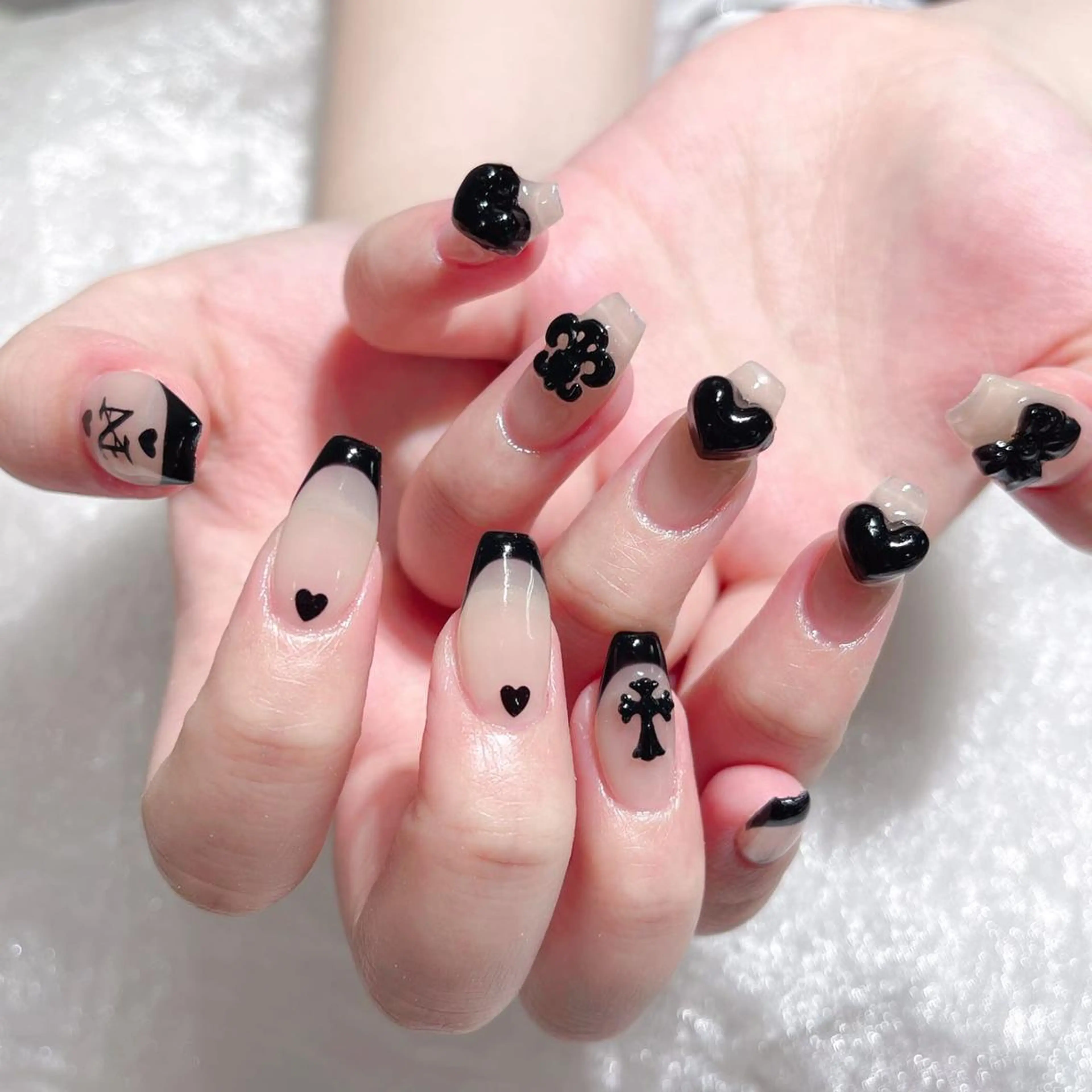 ネイル ハンドネイル Queens PUPUのネイルデザイン