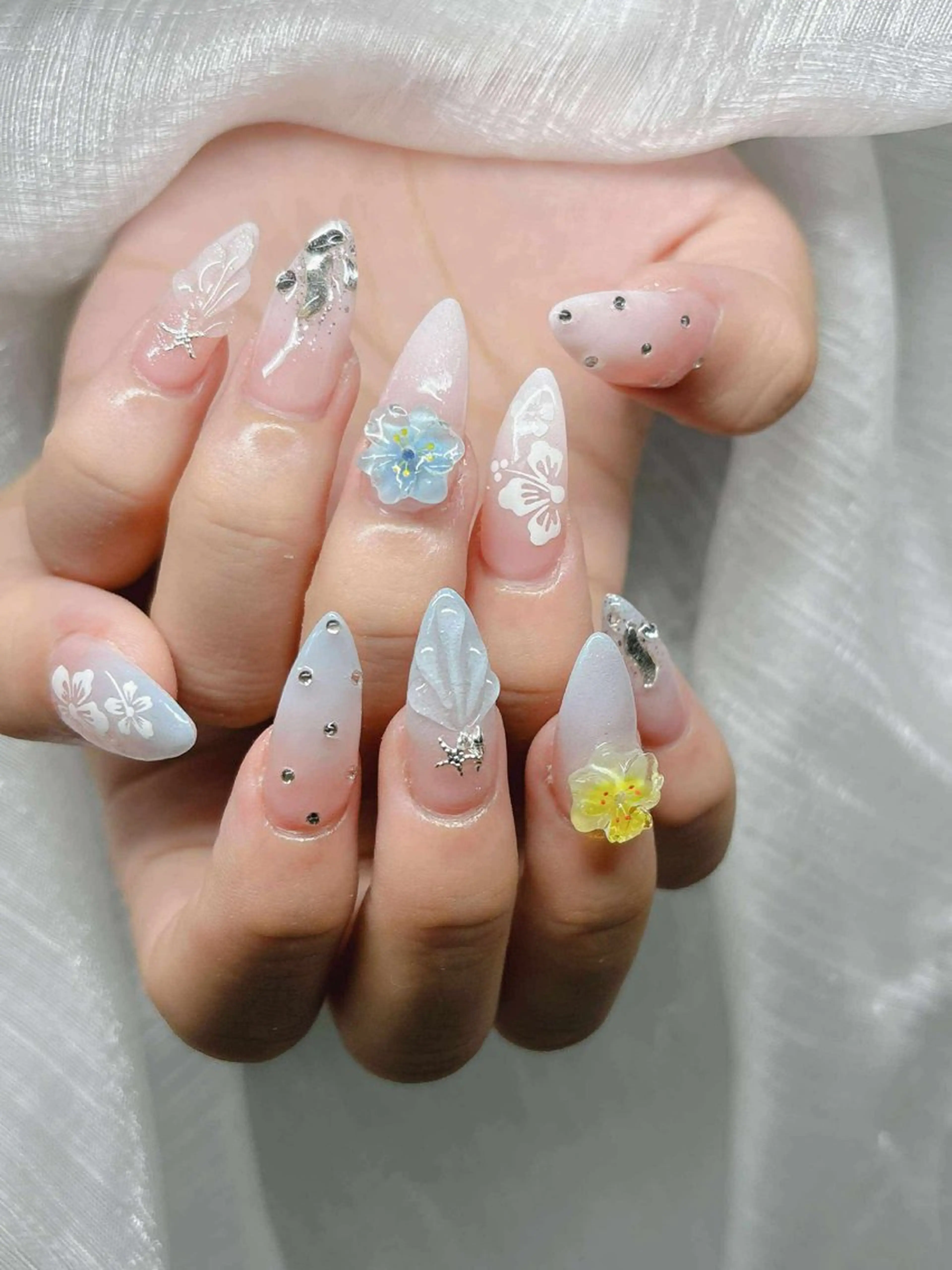 ネイル ハンドネイル Lee Nailsのネイルデザイン
