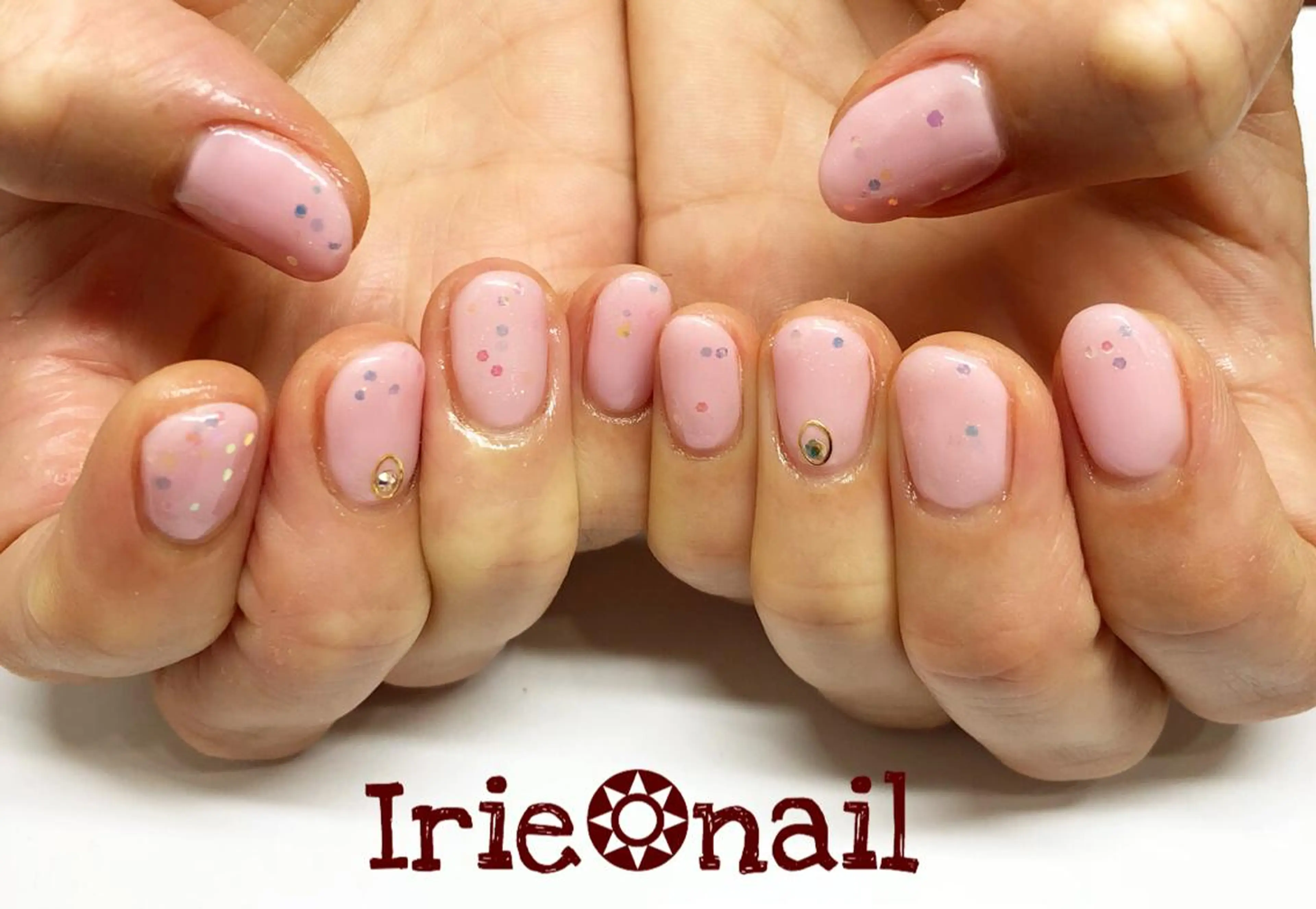ネイル ワンカラーネイル ストーンネイル Hair salon Irie所属・與儀 知佳のネイルデザイン