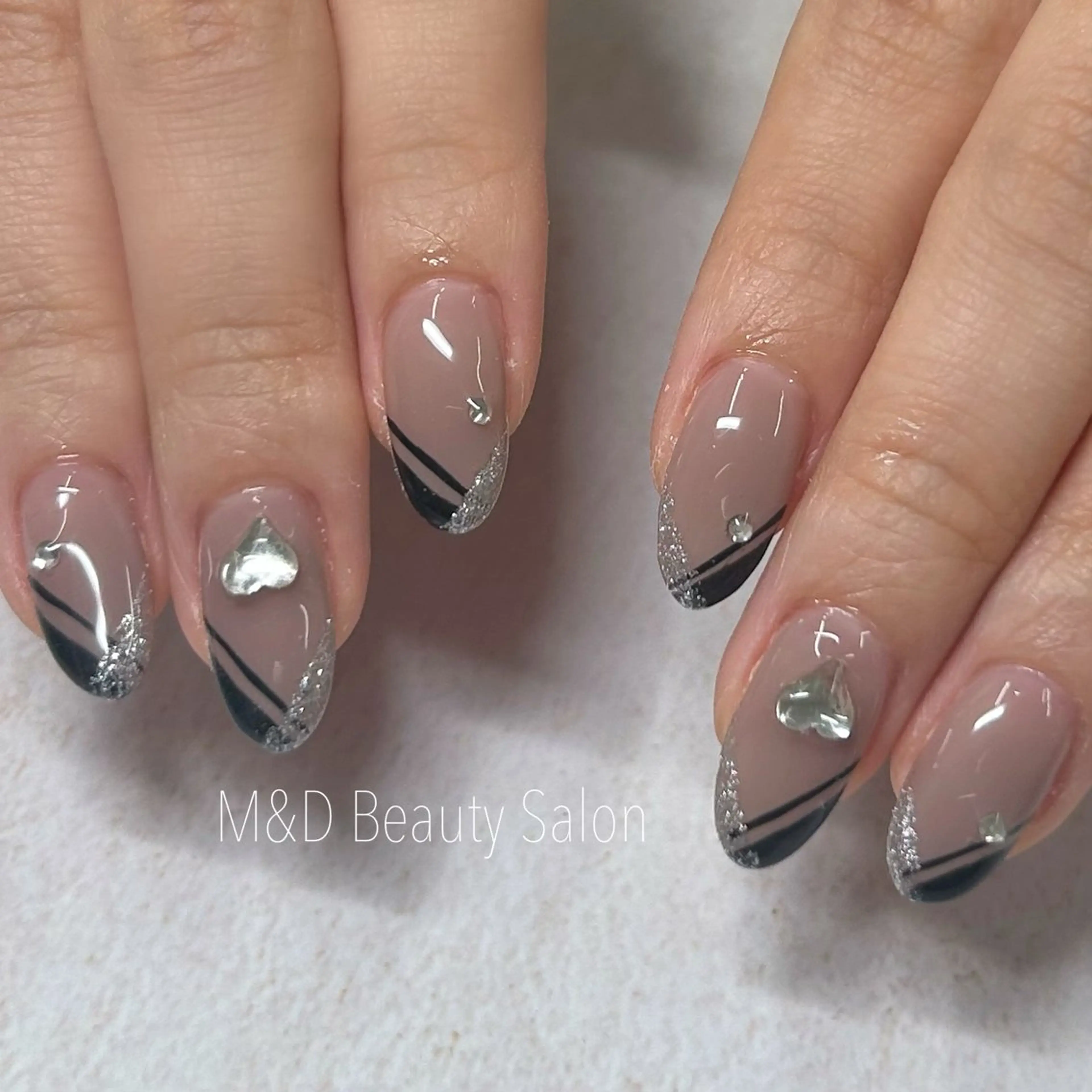ネイル M&D Beauty Salon 銀座店所属・M&D銀座 AYAのネイルデザイン