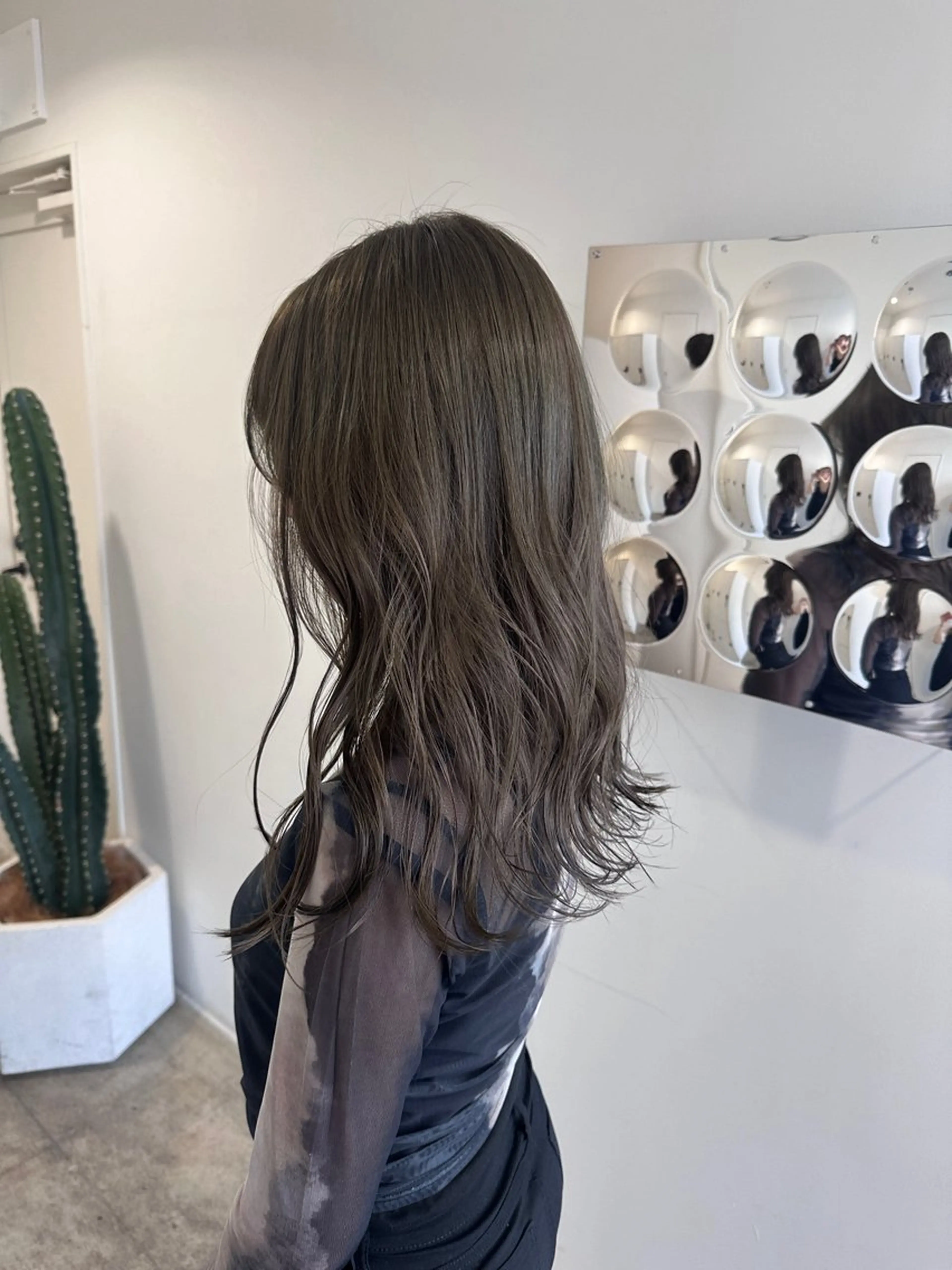 ロング カラー イルミナカラー カット ヘアカラー トリートメント 髪質改善/似合わせ カラー/レイヤーのヘアスタイル