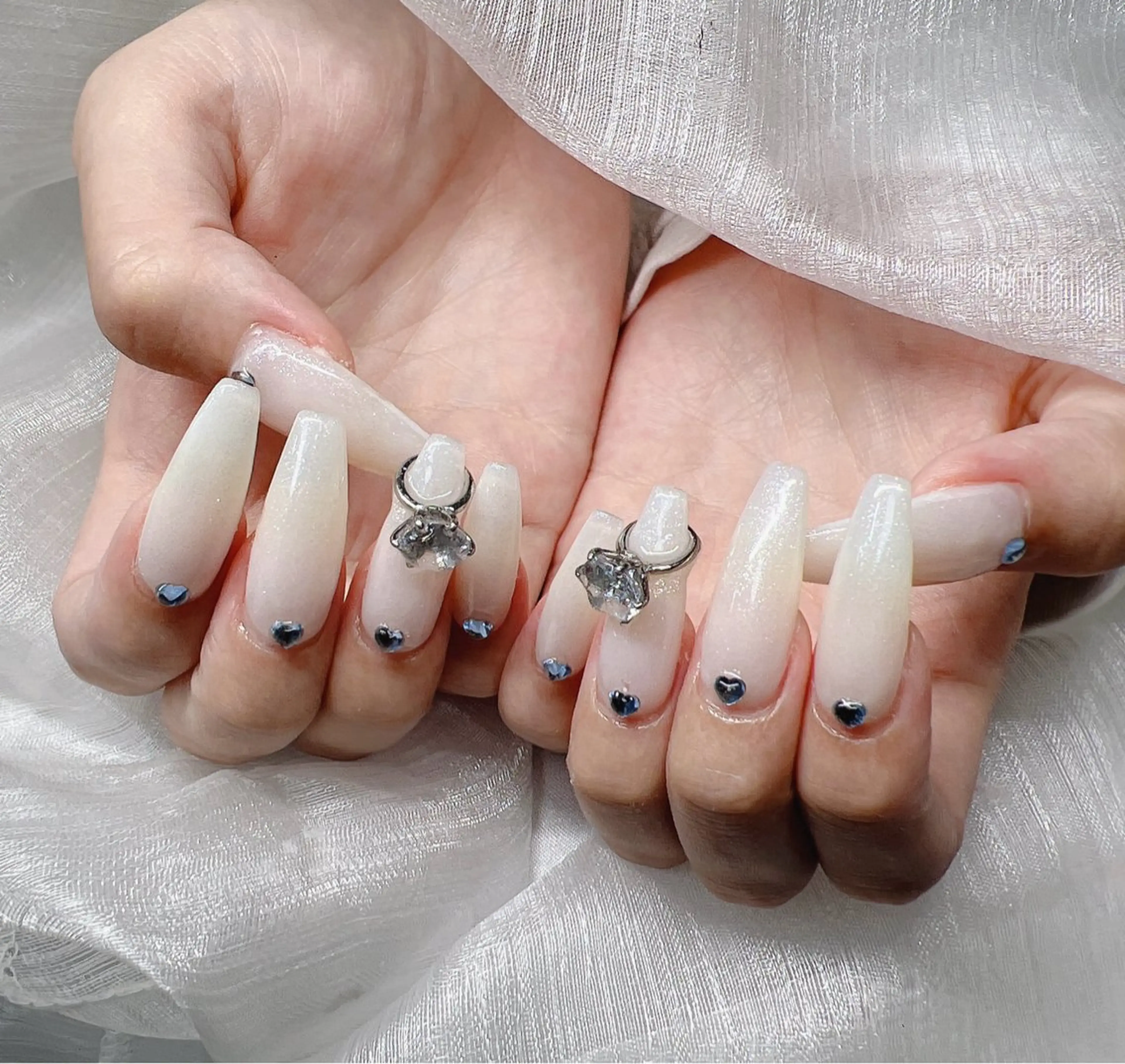 ネイル 長さ出し グラデーション 卒業式 キラキラネイル マグネットネイル ハンドネイル Lee Nailsのネイルデザイン