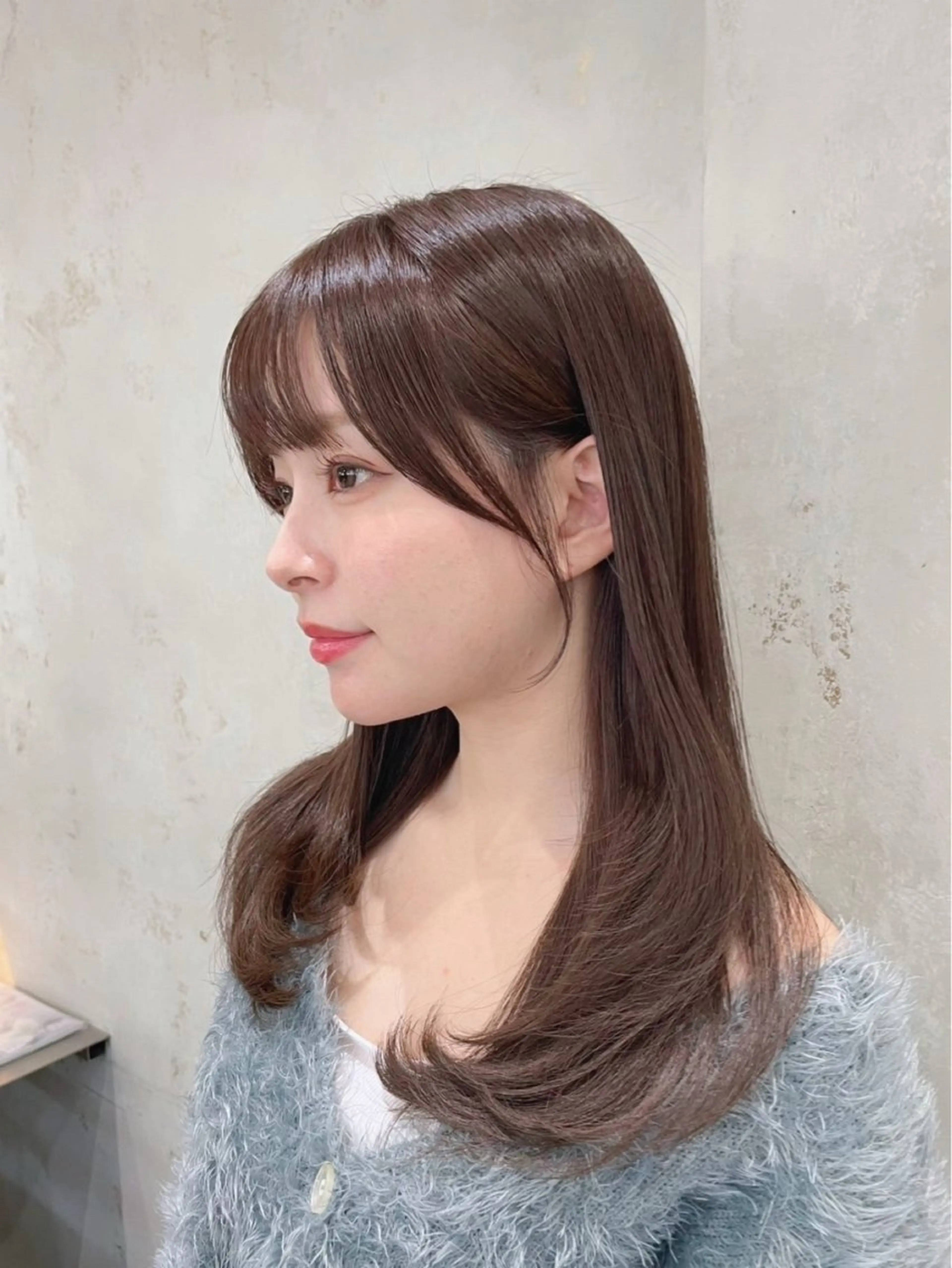 セミロング カット ヘアカラー トリートメント 山本翔一郎 韓国顔周りレイヤーのヘアスタイル