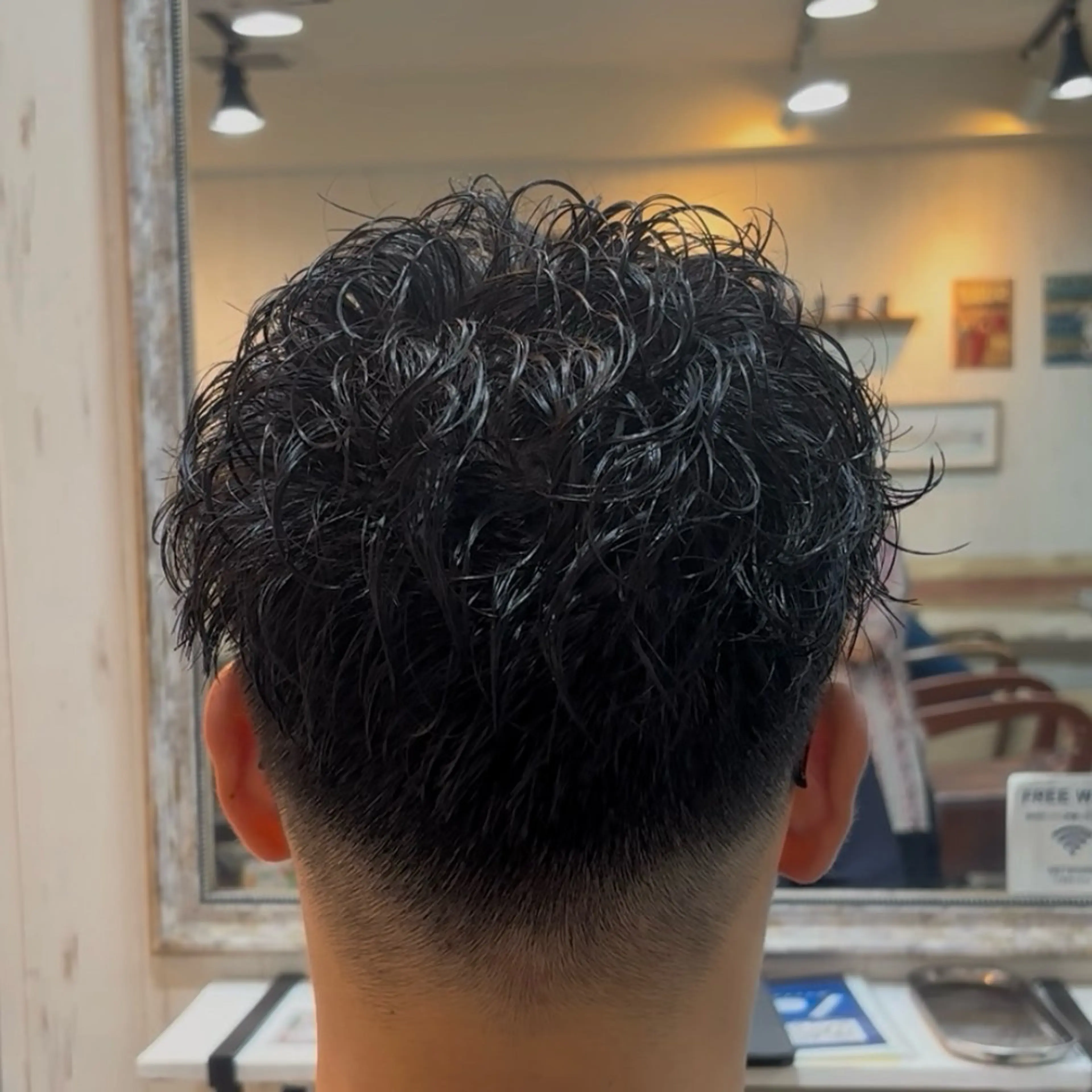 ミディアム パーマ メンズ カット パーマ 桜木町イケメン製造機 💥ルキのヘアスタイル