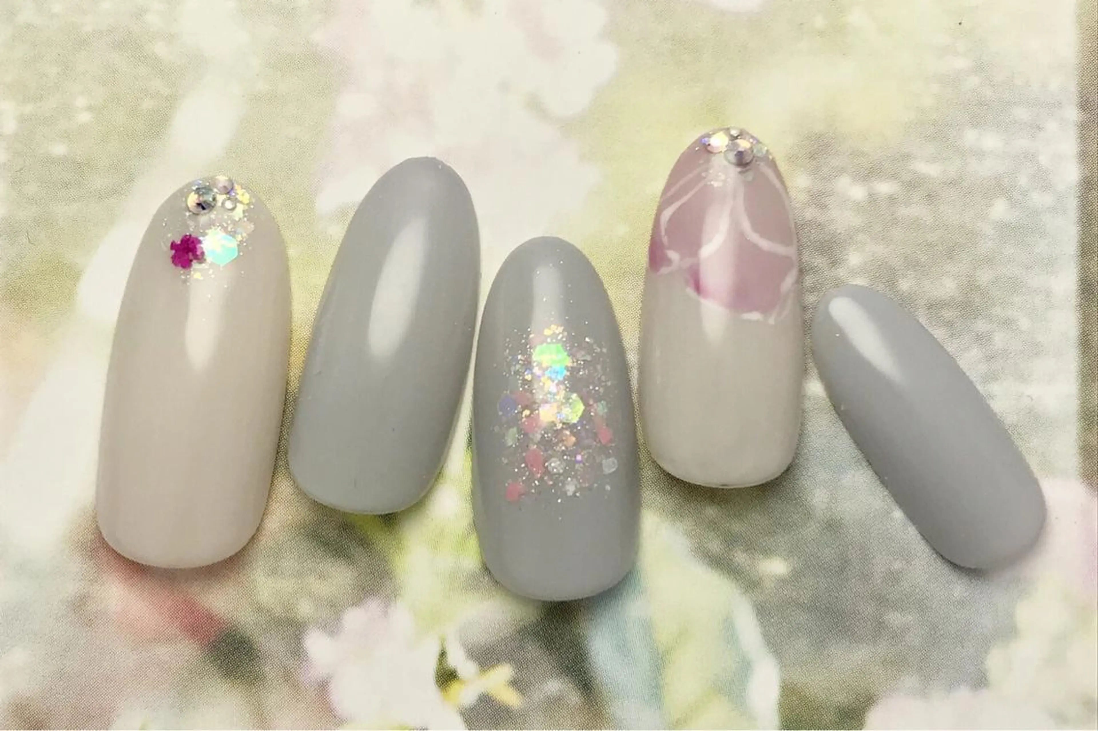 ネイル ストーンネイル Verest 西荻窪のネイルデザイン