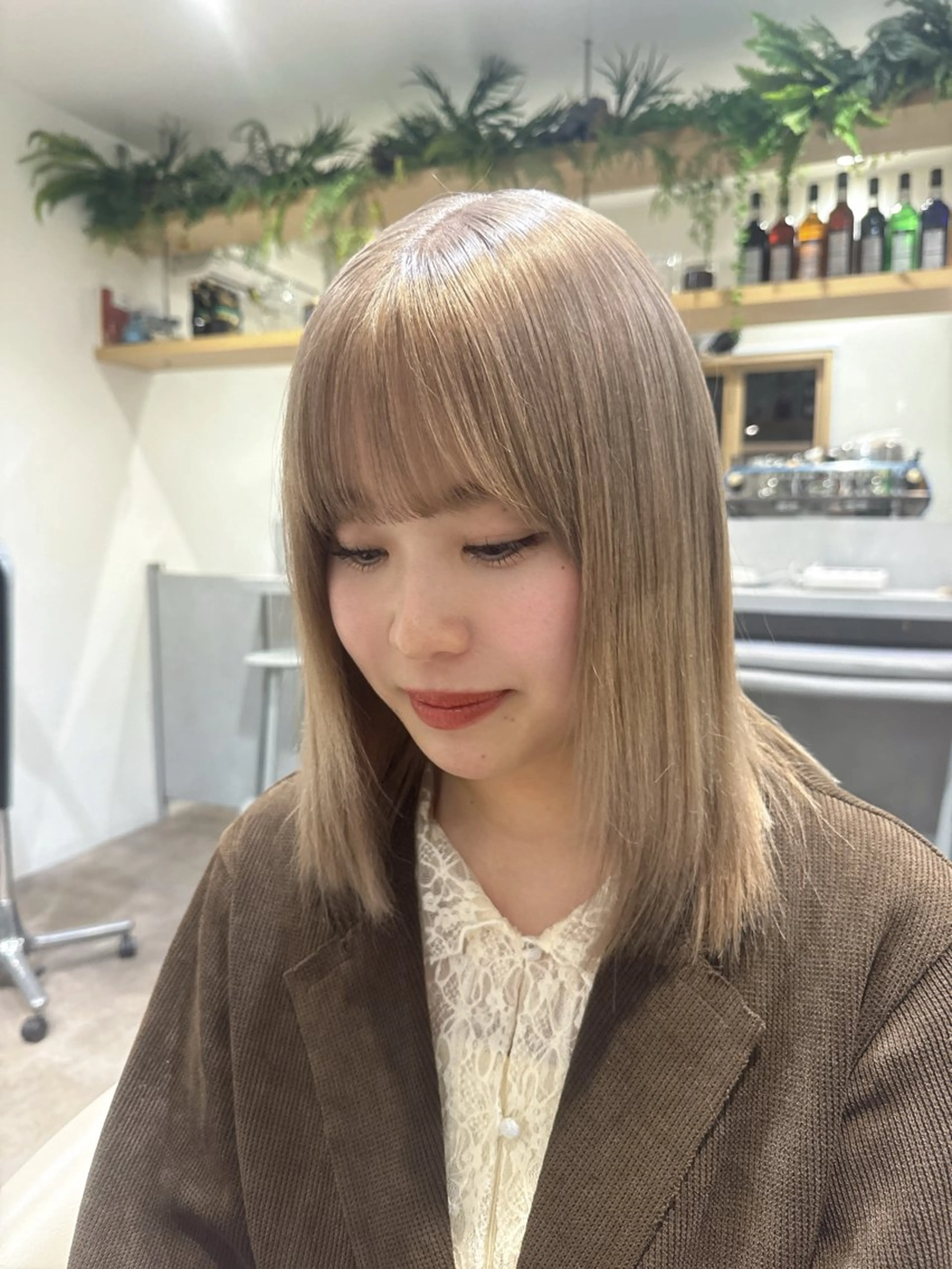 ミディアム カラー ベージュカラー ブリーチ ブロンド 透明感カラー 学生 カット ヘアカラー 💎透明感カラー特化 💎TAISEIのヘアスタイル