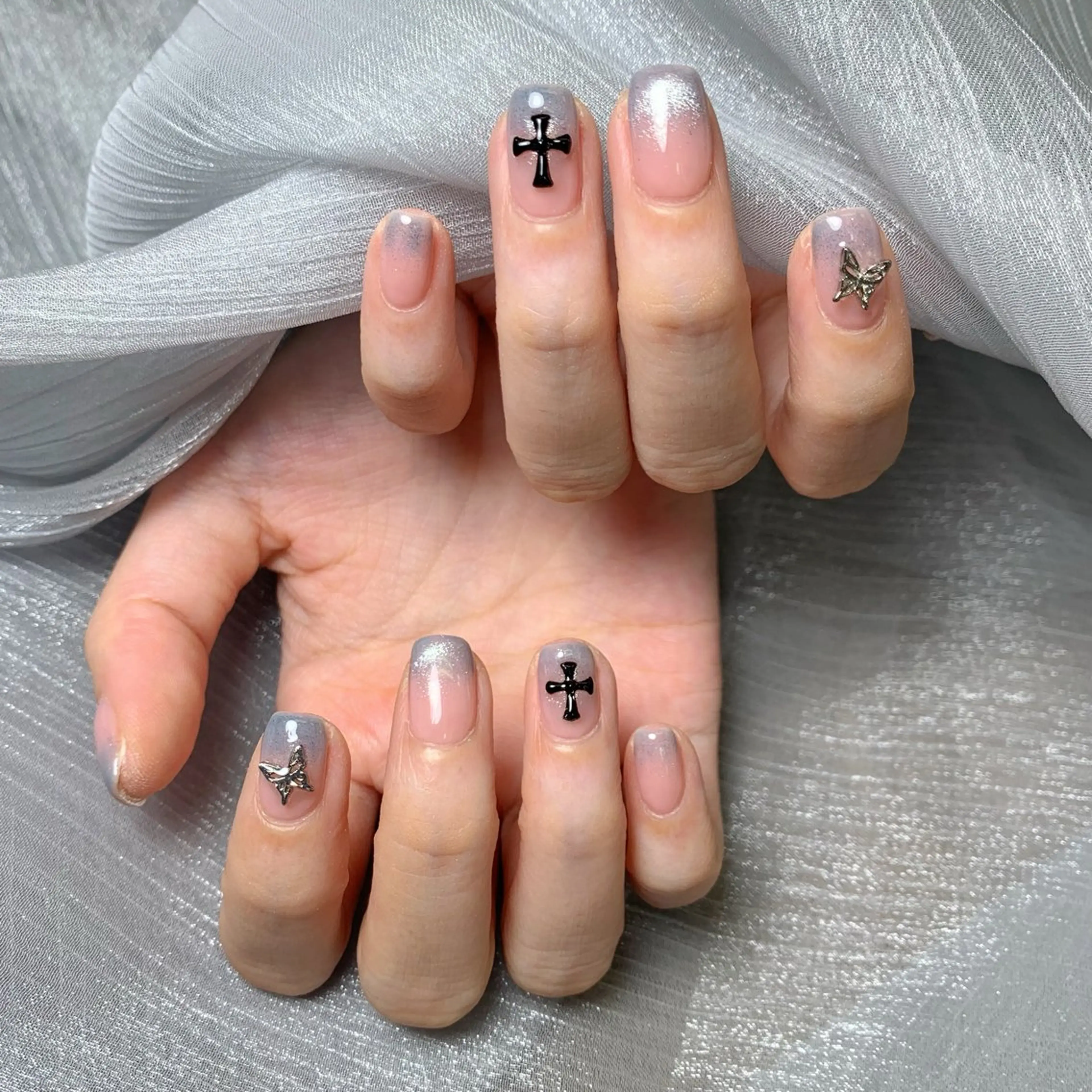 ネイル フレンチネイル キラキラネイル 韓国ネイル 水色 マグネットネイル なつみ wooのネイルデザイン