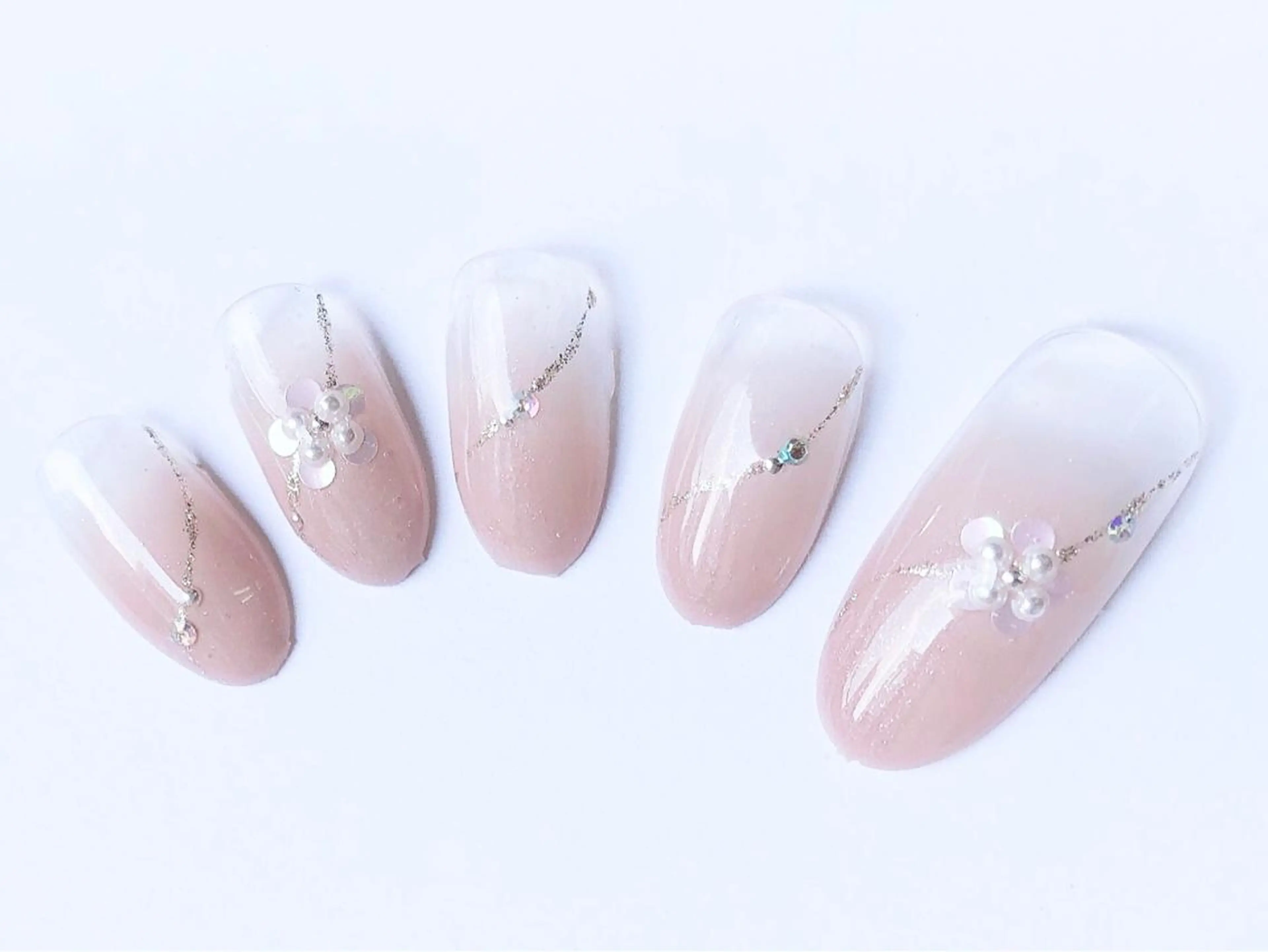 ネイル manis .のネイルデザイン
