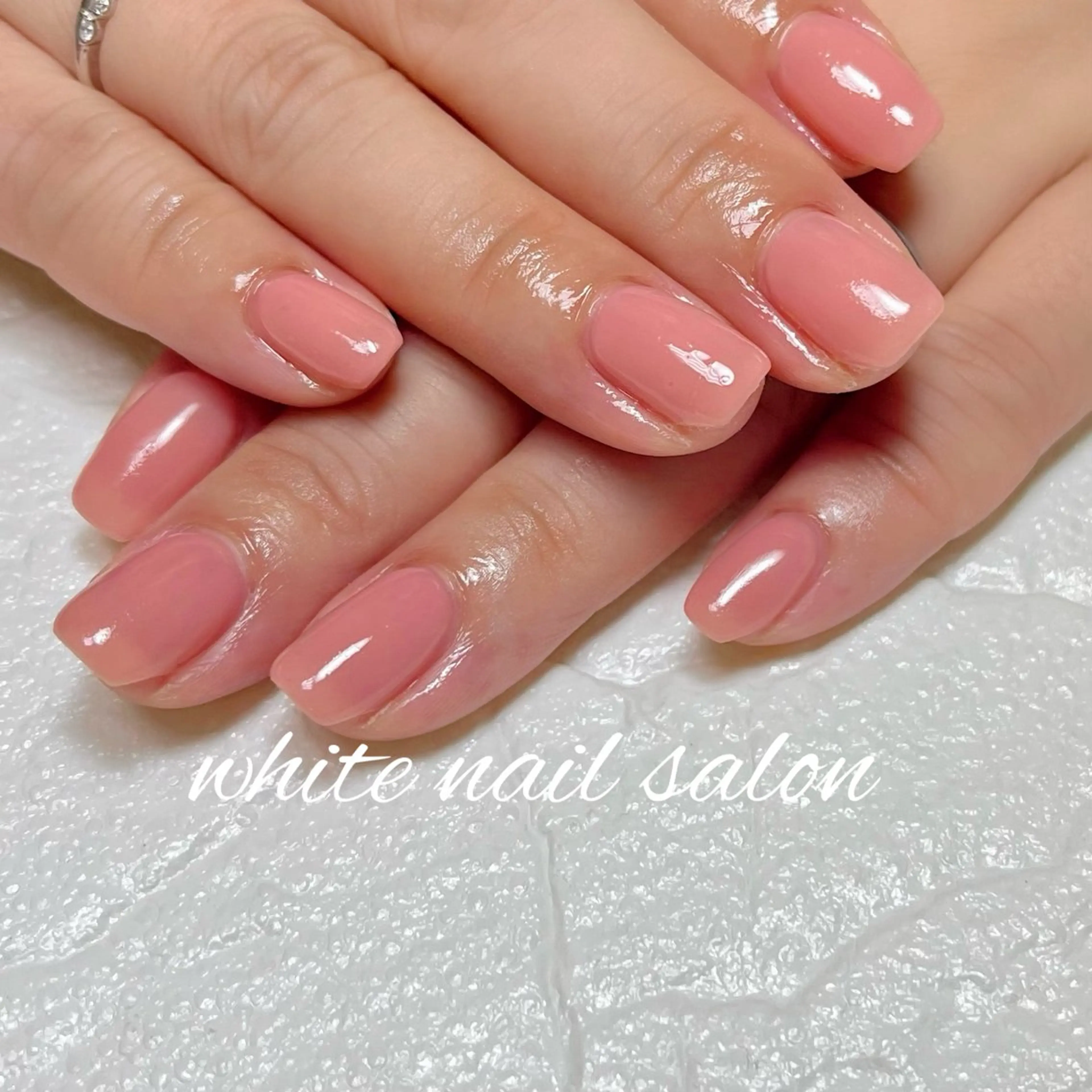 ネイル ラメ(グリッター) シンプルネイル ハンドネイル white nail salonのネイルデザイン