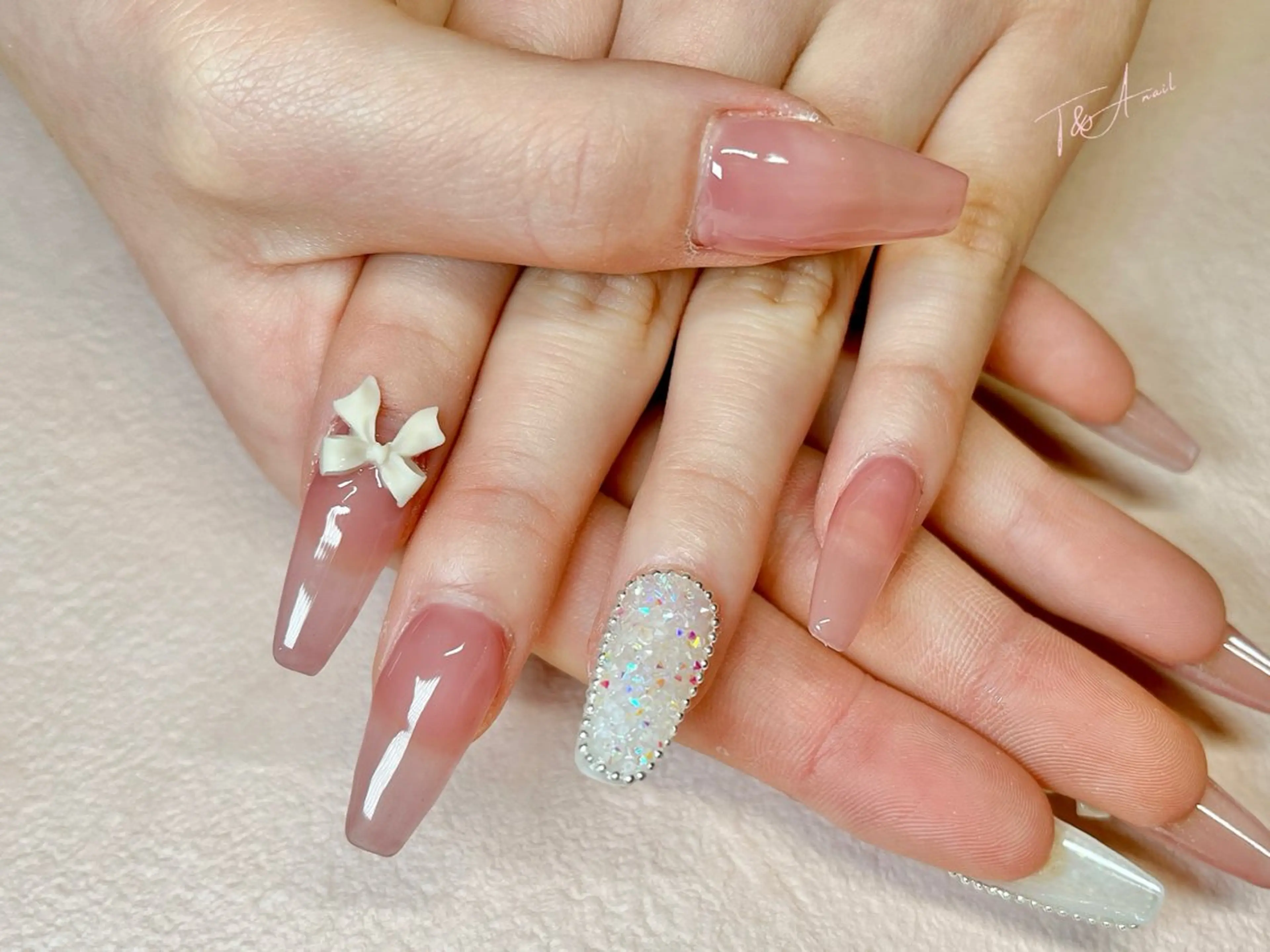 ネイル 長さ出し ジェルネイル ロングネイル ピンク リボン ハンドネイル T&A nailのネイルデザイン