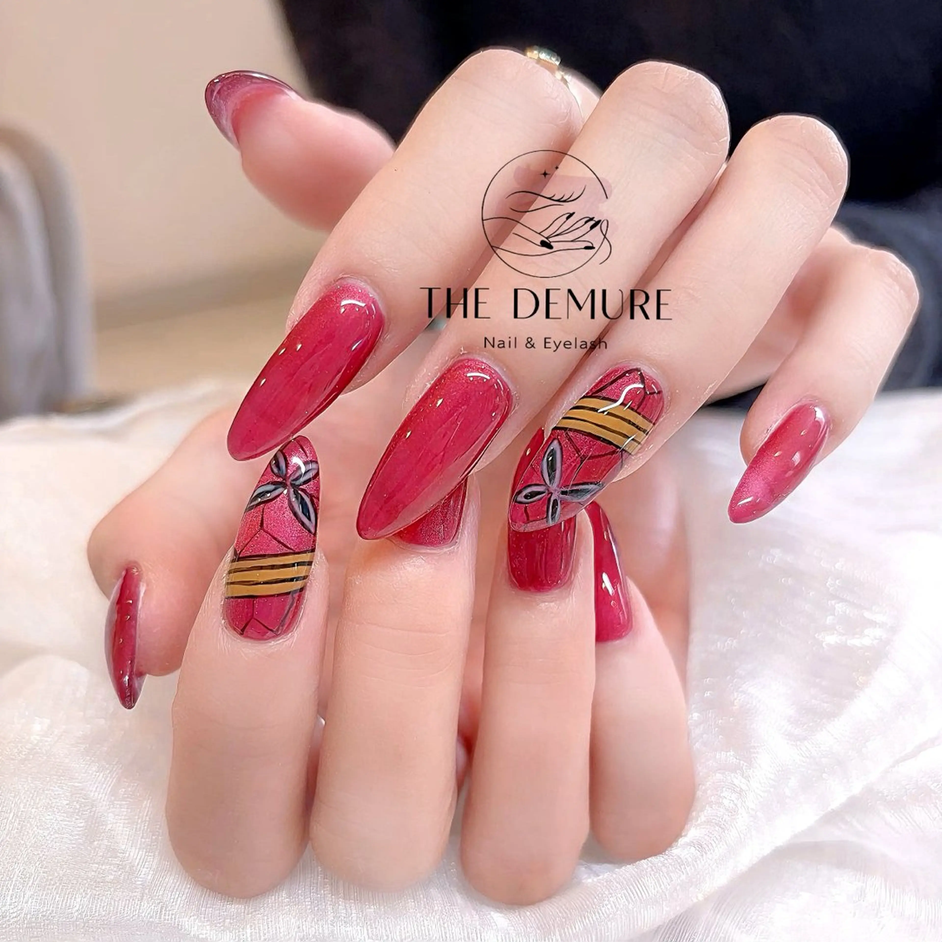 ネイル アートネイル フットネイル 韓国ネイル ロングネイル マグネットネイル ハンドネイル ハンドケア NailDemure 【銀座店】のネイルデザイン