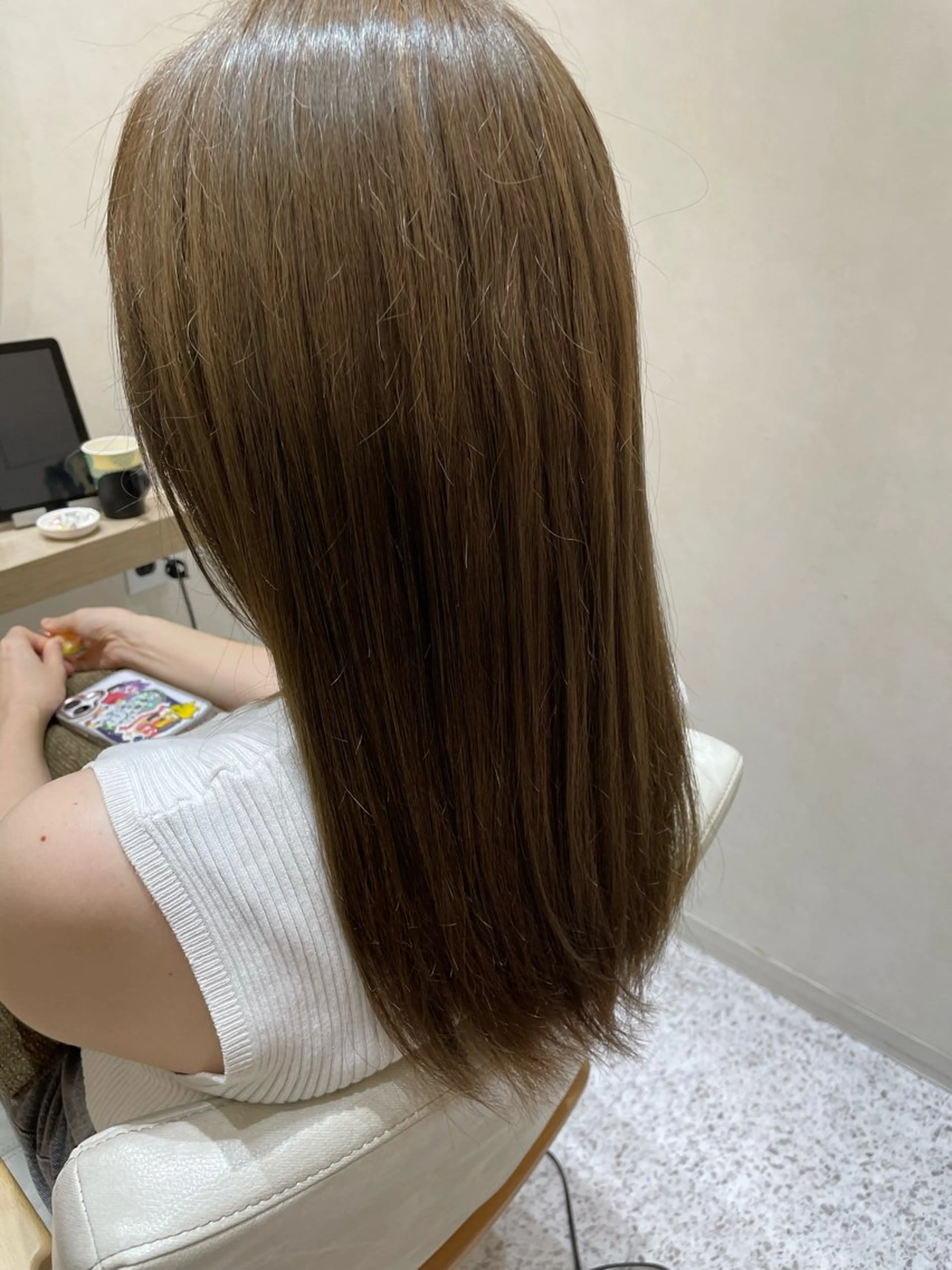 セミロング 髪質改善カラー💛 菜のはのヘアスタイル
