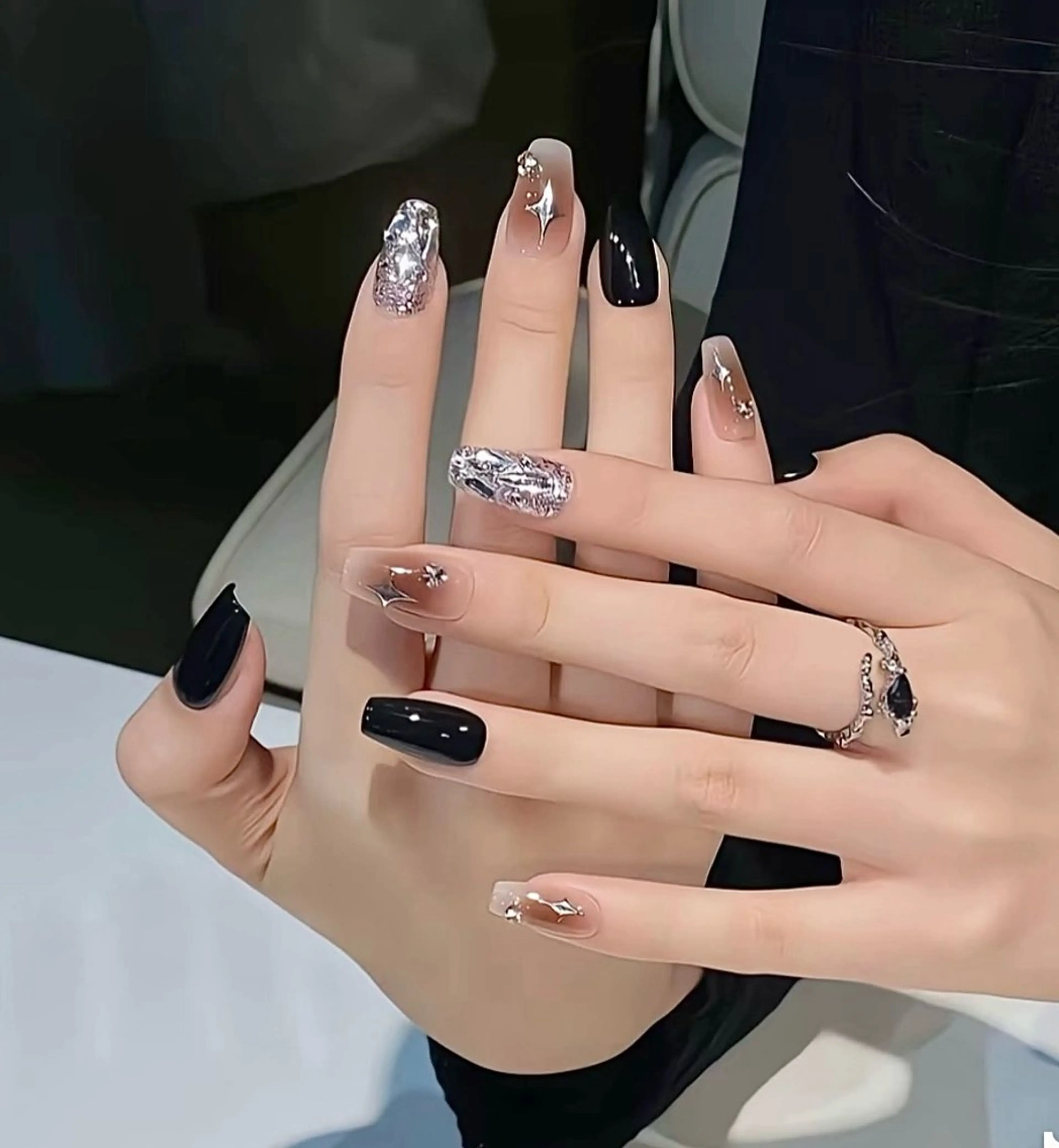 ネイル ハンドネイル ハンドケア モナ& あきのネイルデザイン