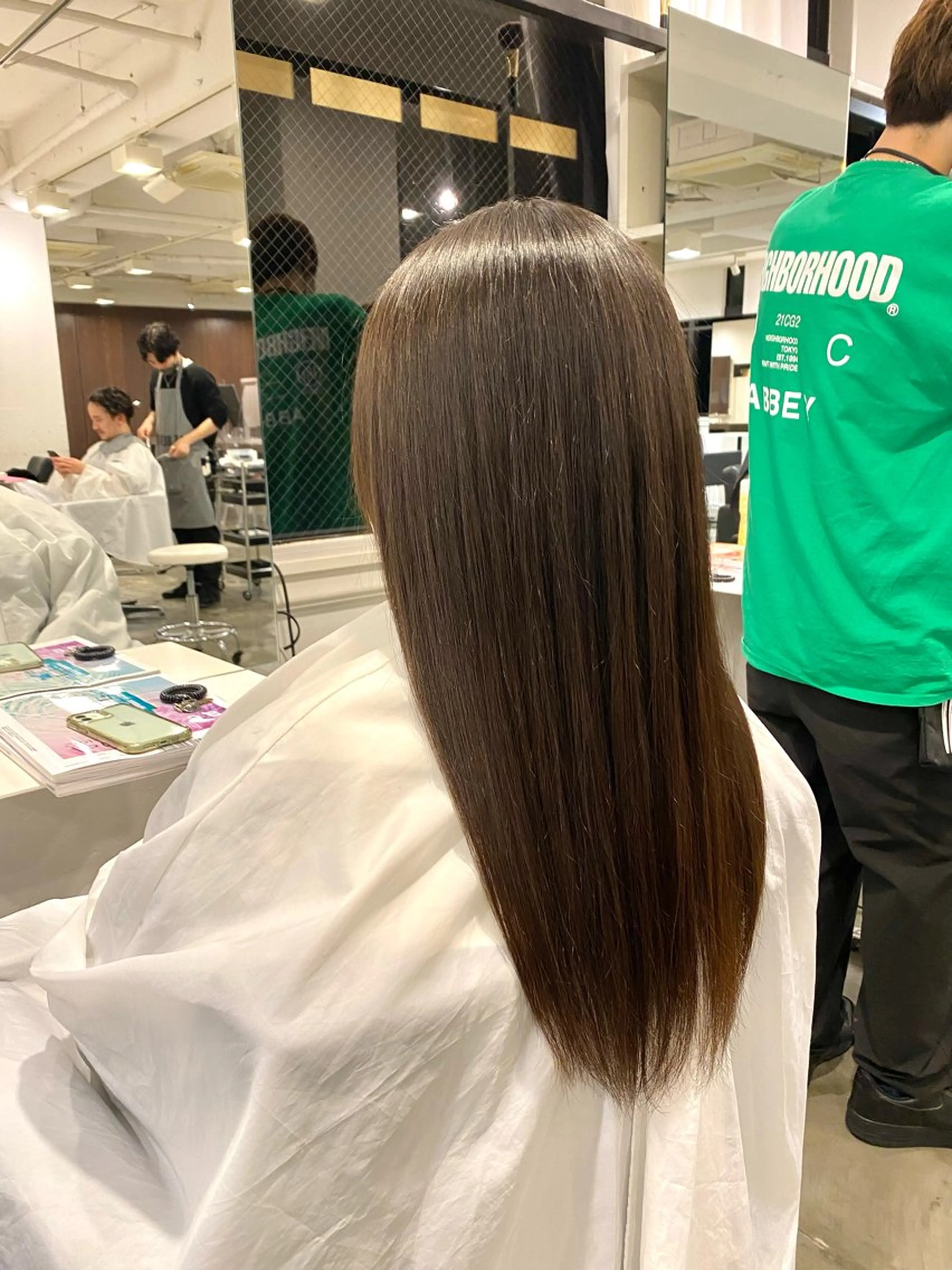 ロング パーマ 顔周りカット 縮毛矯正 ストレートパーマ 縮毛矯正 コテ巻き風パーマ🫧 韓国パーマ反町海大のヘアスタイル