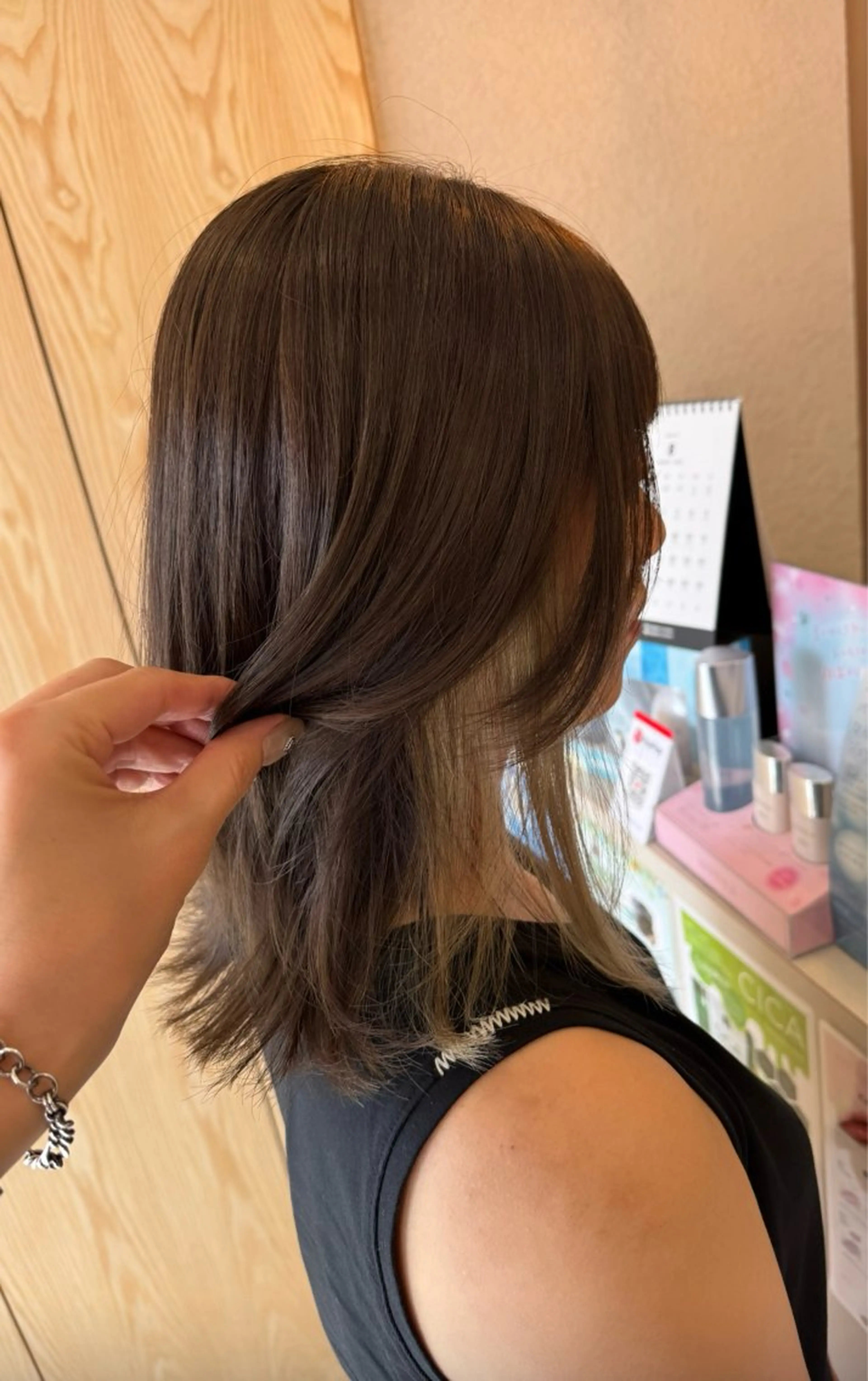 ミディアム カラー 蟹江 聡太✨レイヤーカットのヘアスタイル