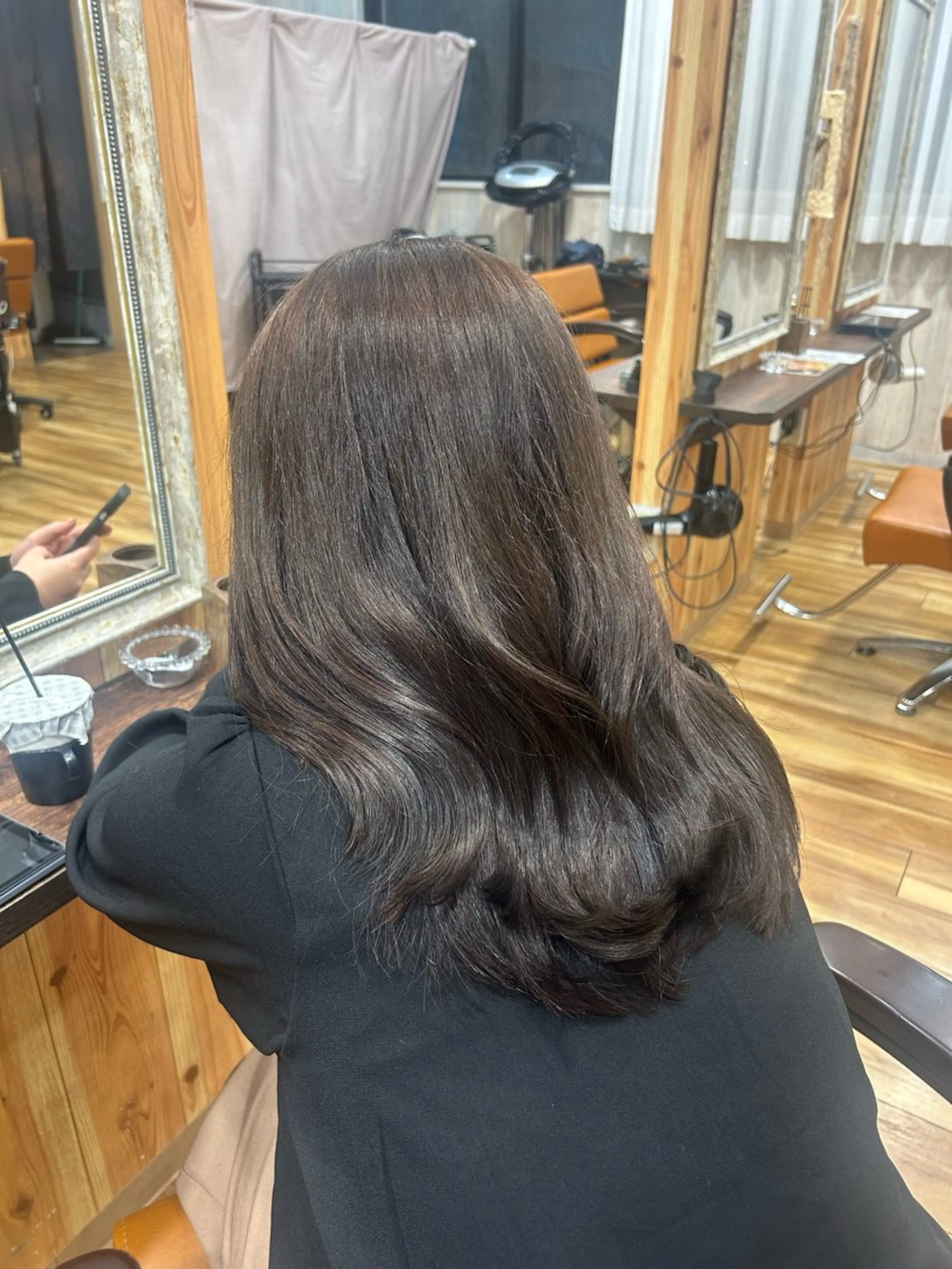 カラー ベージュカラー フォギーベージュ 長岡 妃奈乃のヘアスタイル