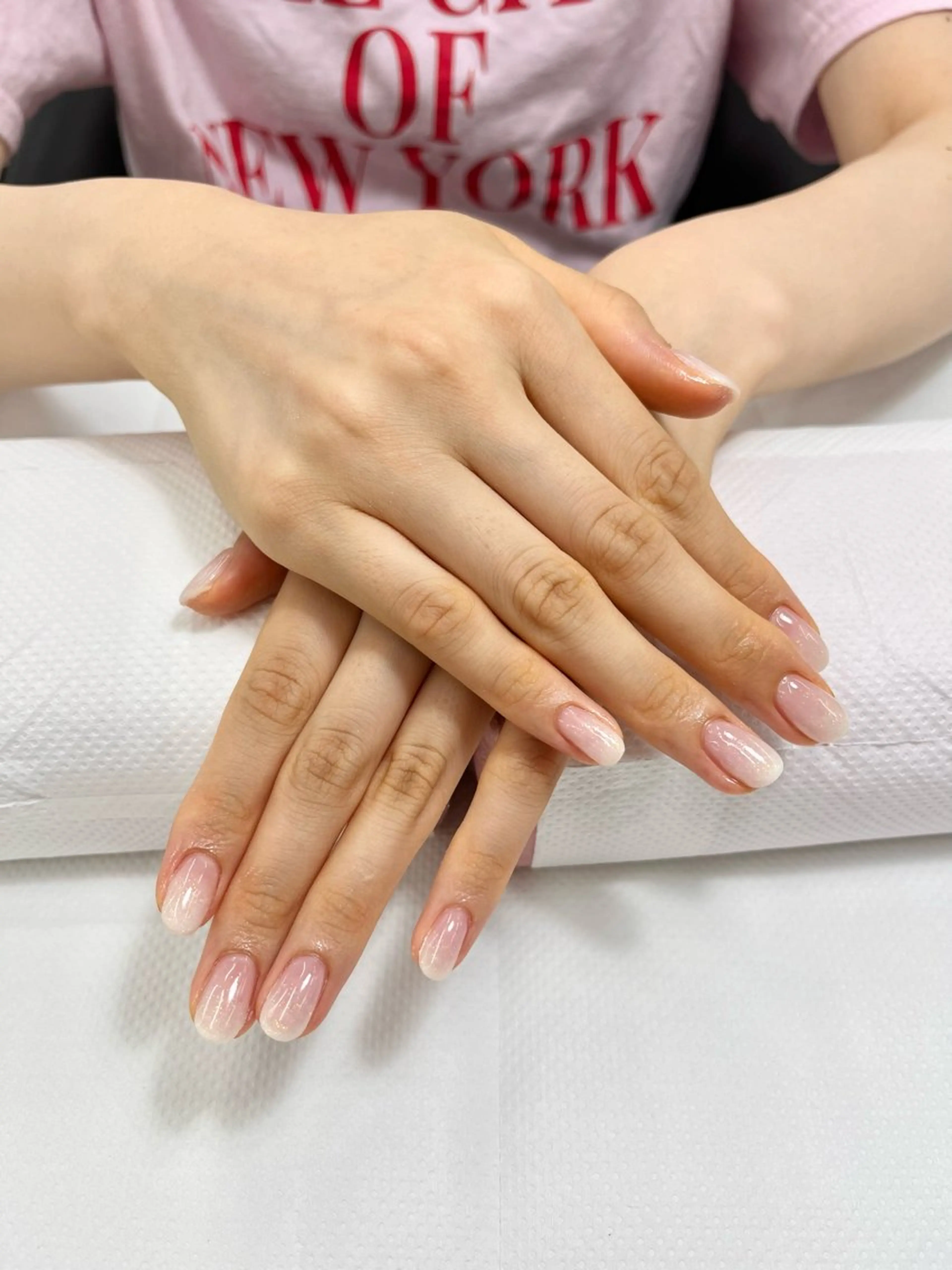 ネイル グラデーション ホワイト ✿ ʜᴀʏᴀSʜɪ Sᴀᴏʀɪ ✿のネイルデザイン