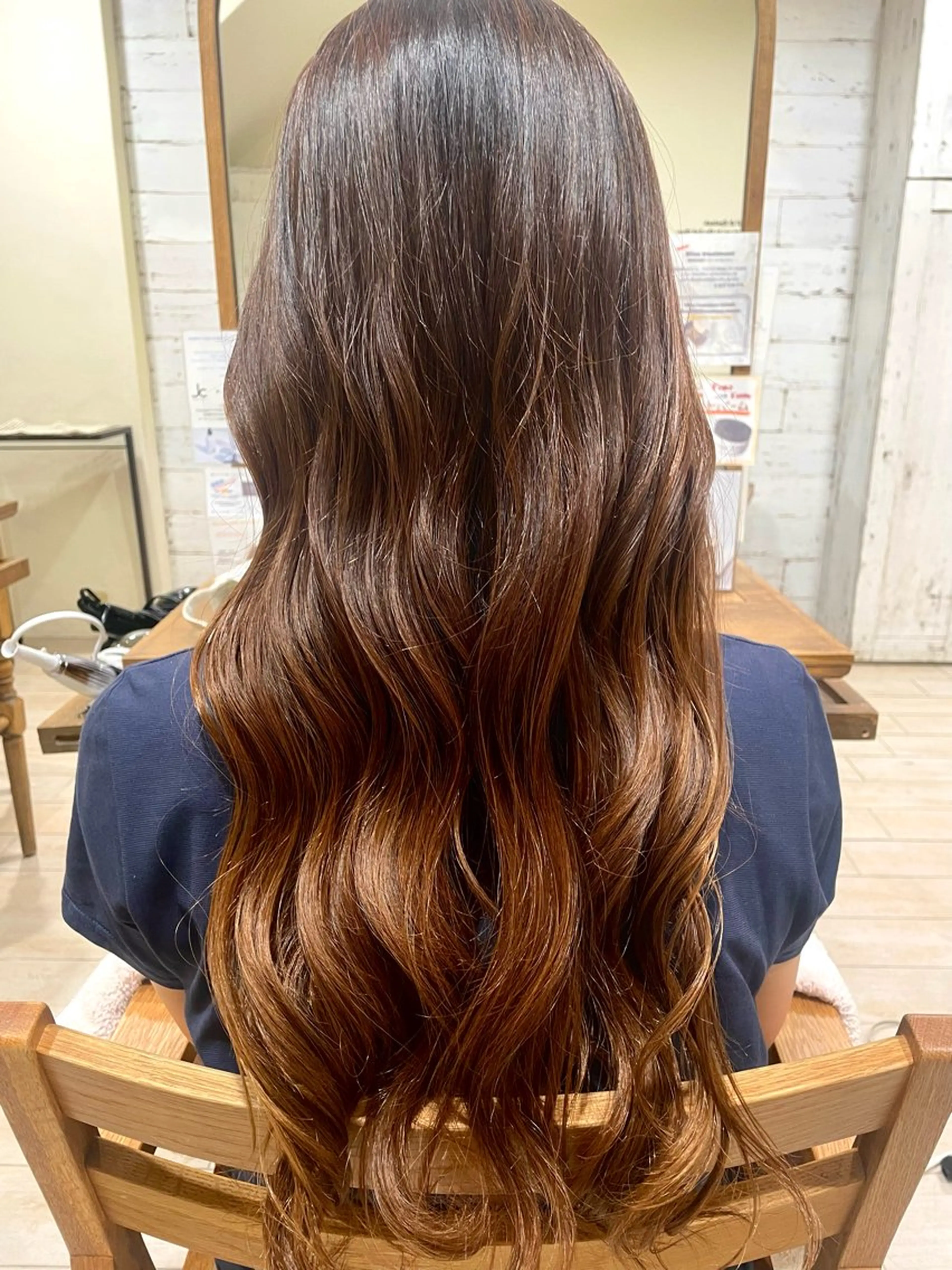 ロング カラー ヨシンモリ ロング 小柳 夏美のヘアスタイル