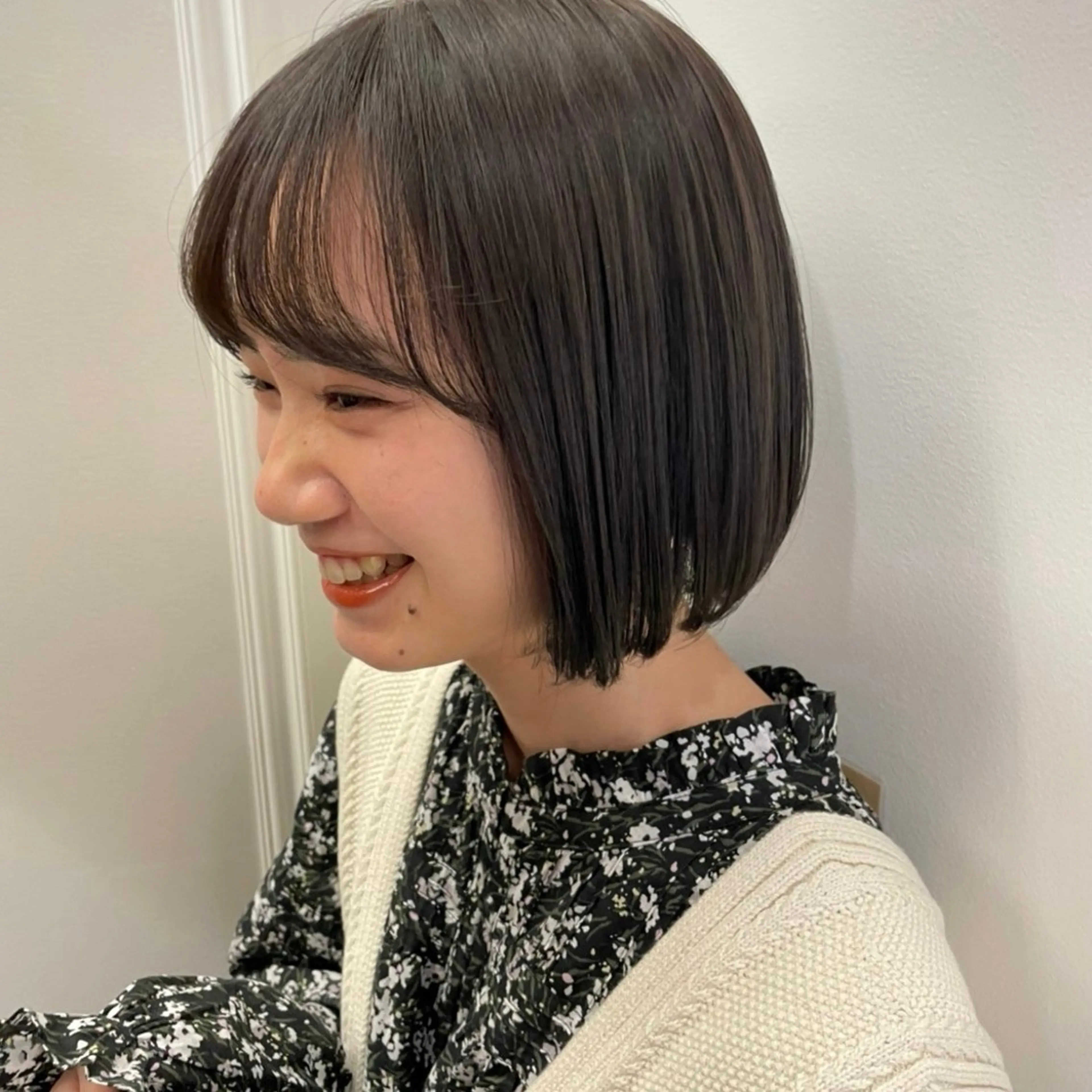 ミディアム ミディアムパーマ ボブ 髪質改善 韓国風ヘア 小顔カット コテ巻き/パーマ/艶 透明感/荻原凜太郎のヘアスタイル
