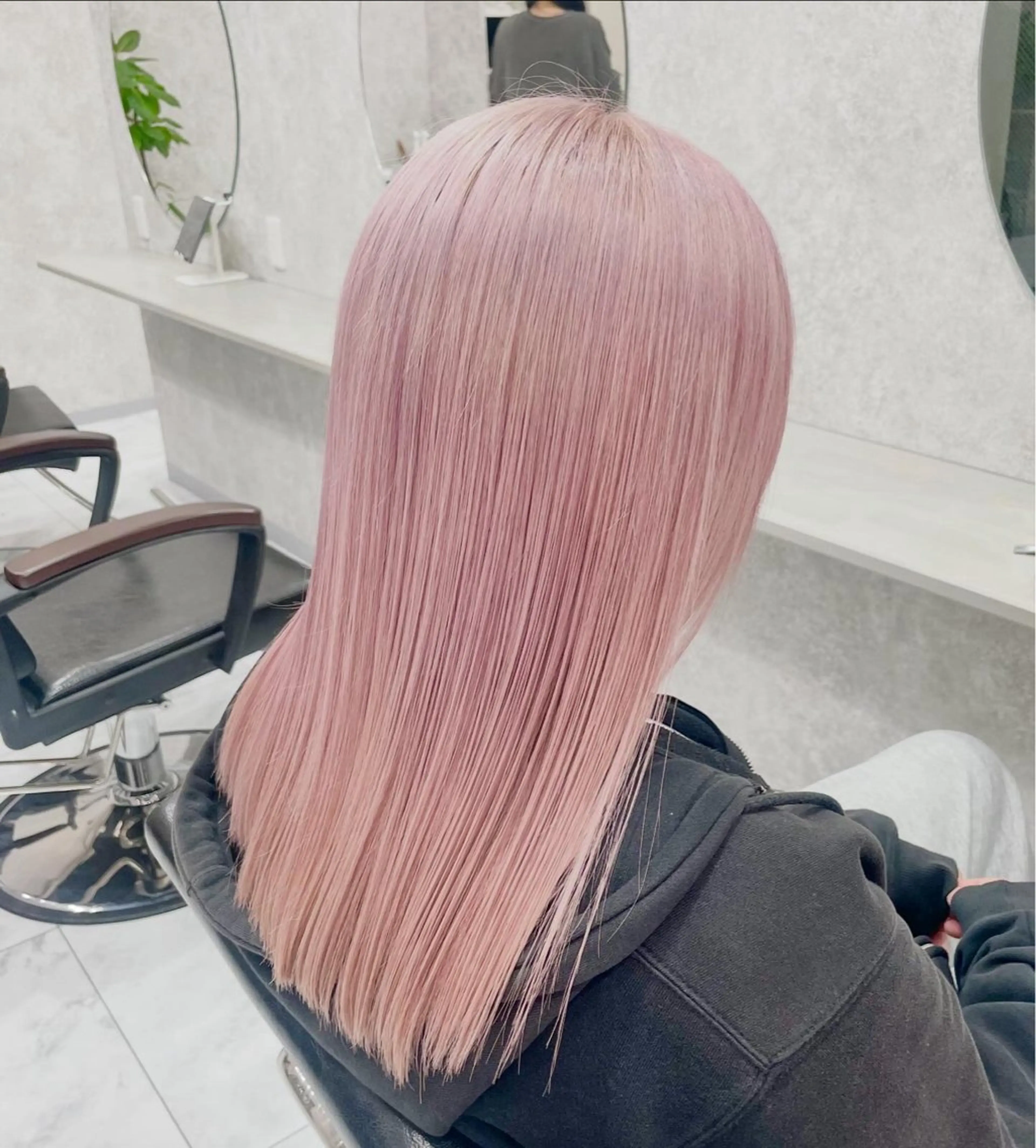 ミディアム 🦋ハイトーン🦋 石山 希理🦋のヘアスタイル