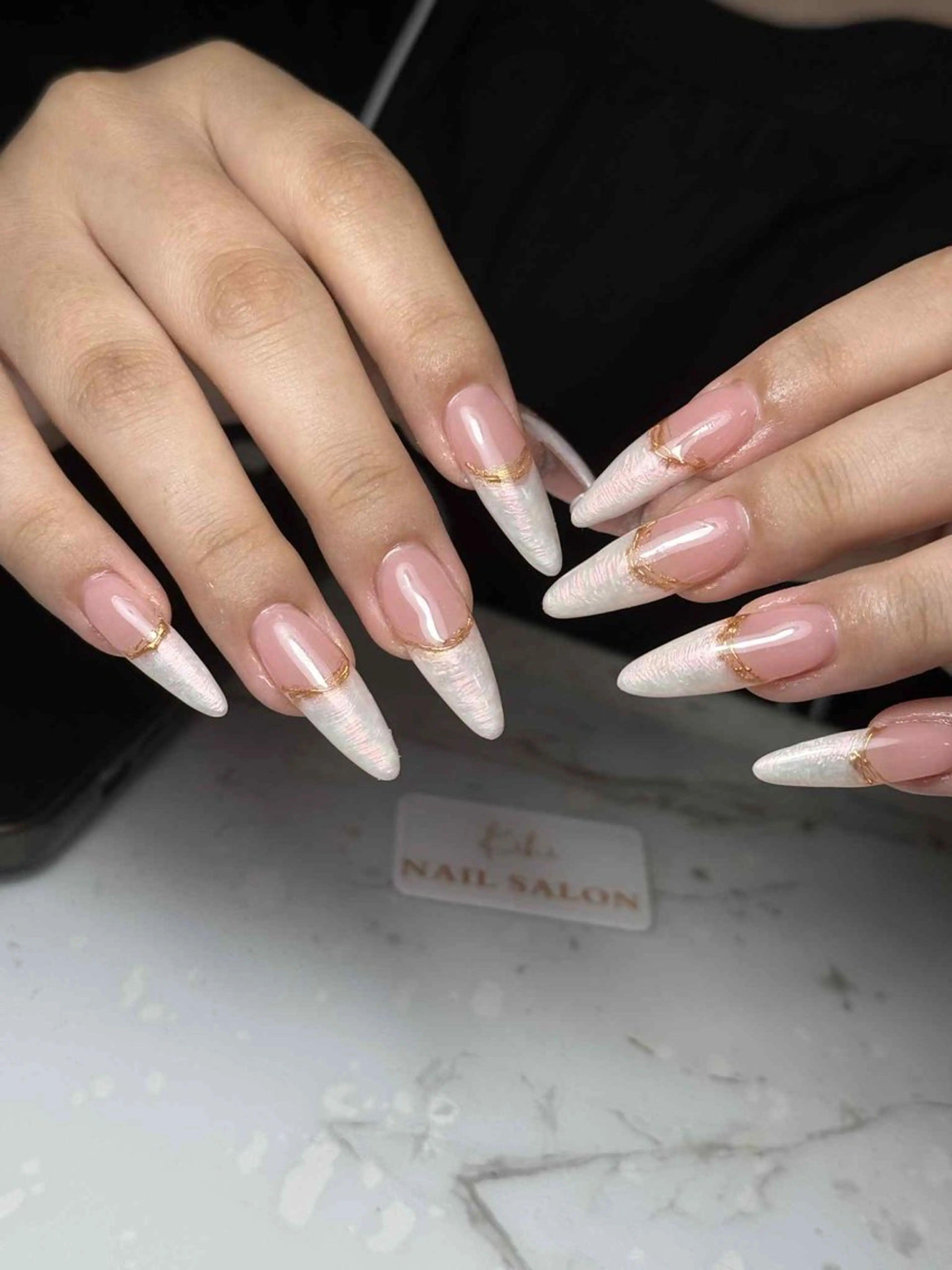 ネイル アートネイル フレンチネイル ジェルネイル グラデーション 韓国ネイル ハンドネイル 💕鈴木ユリ パラジェル/オフ無料のネイルデザイン