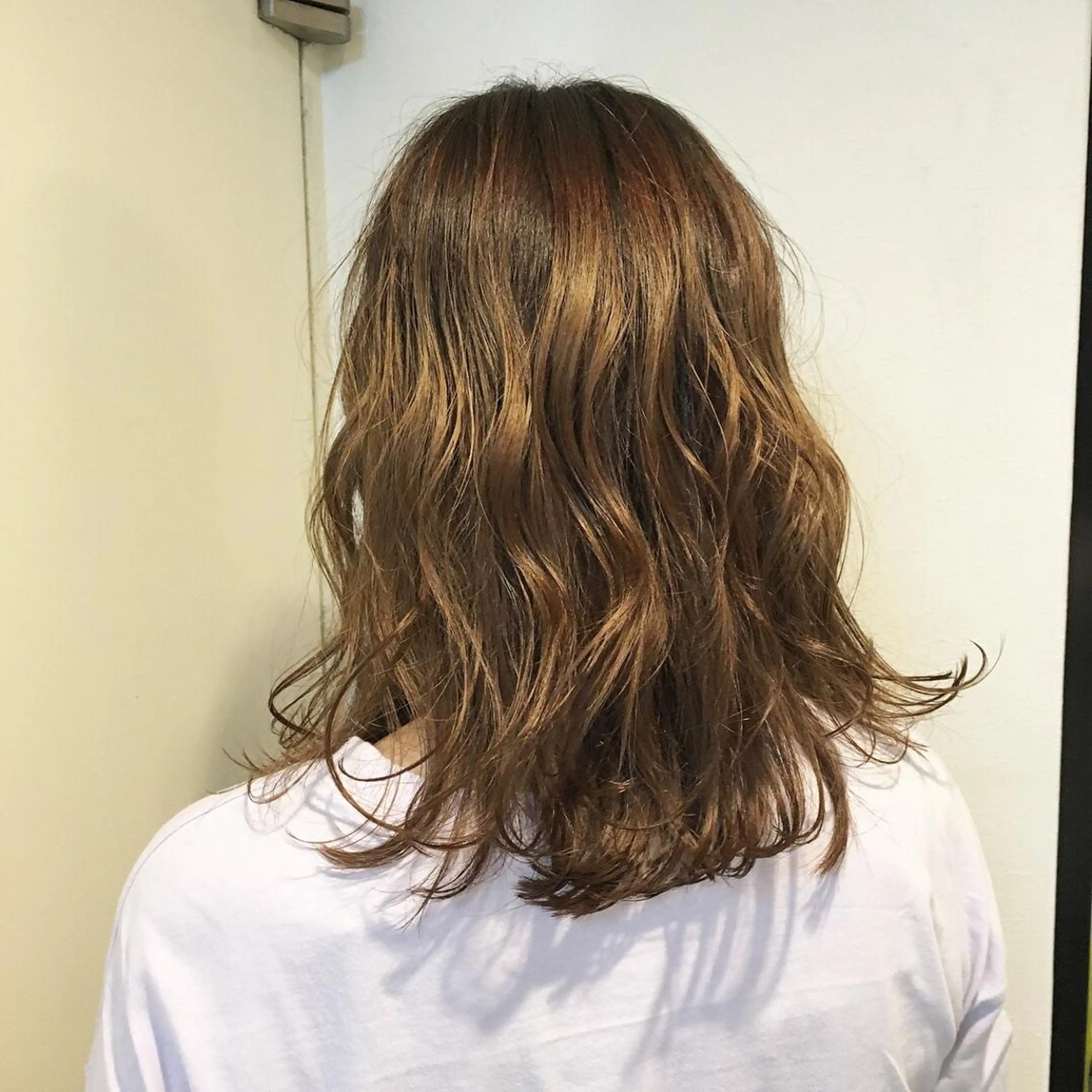 ミディアム 工藤 綾華のヘアスタイル