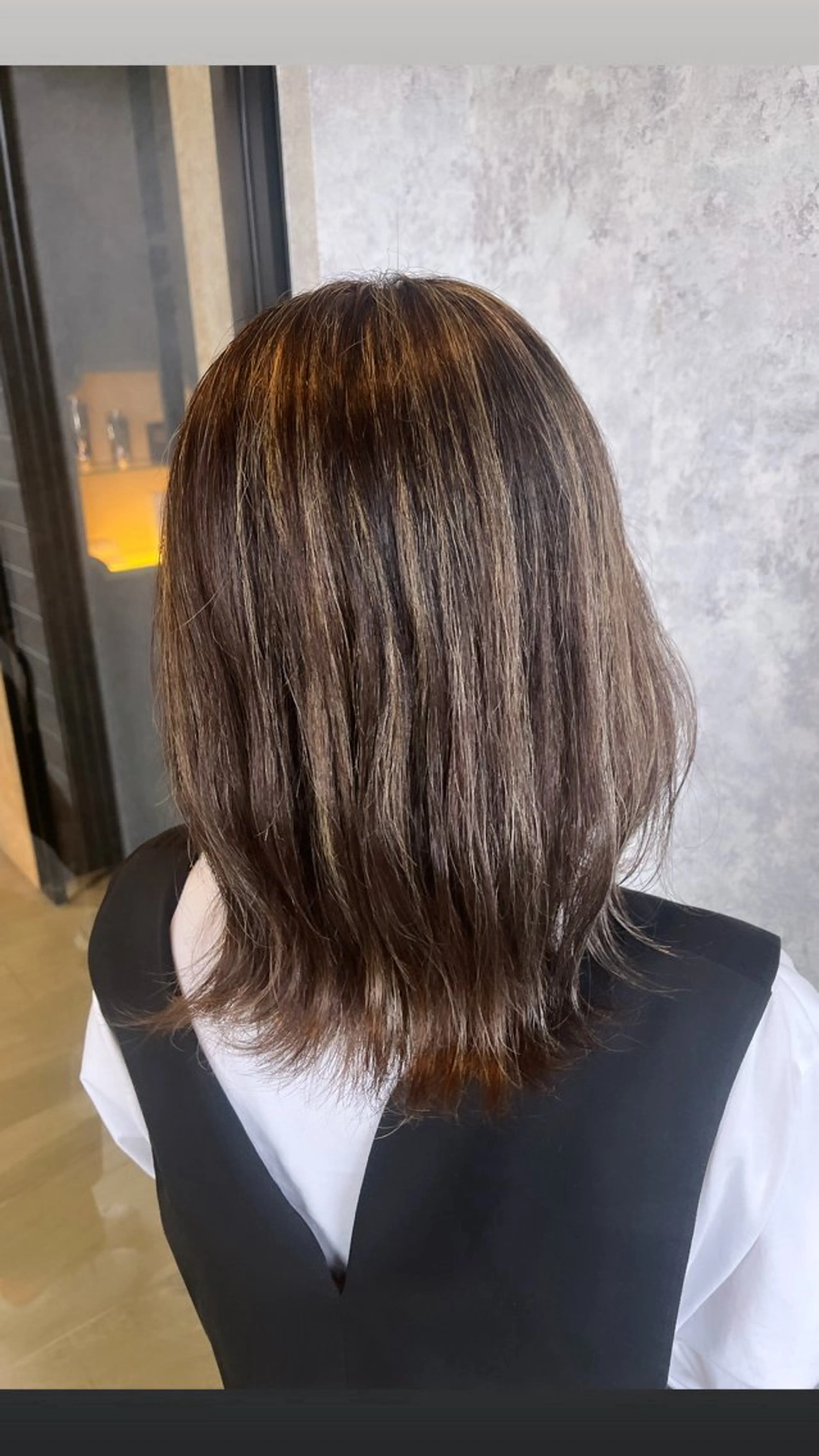 ミディアム カラー ヘアカラー シャドールーツ earth　深川愛実のヘアスタイル