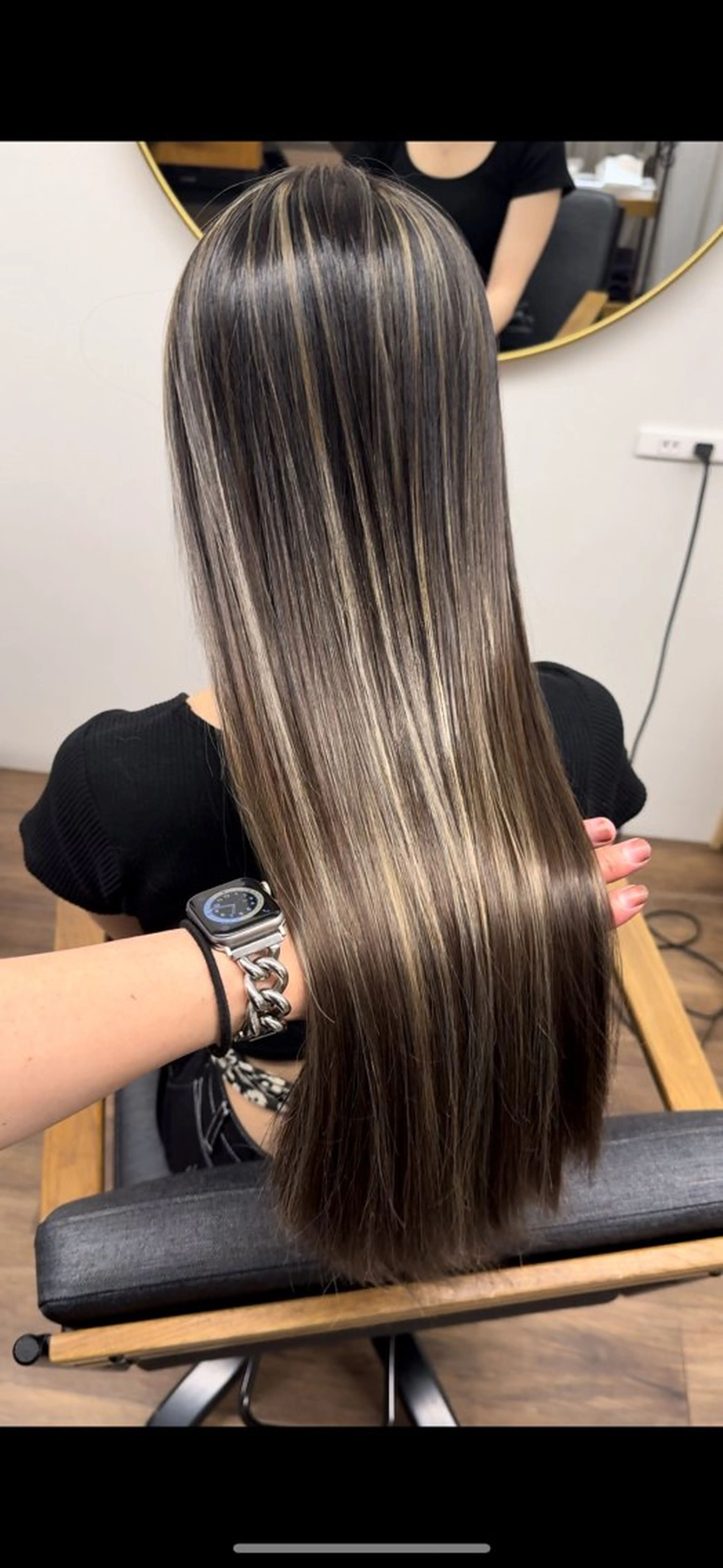 ロング ハイライト レイヤーカット ヘアカラー トリートメント tre/e'所属・橋本 昇平のヘアスタイル