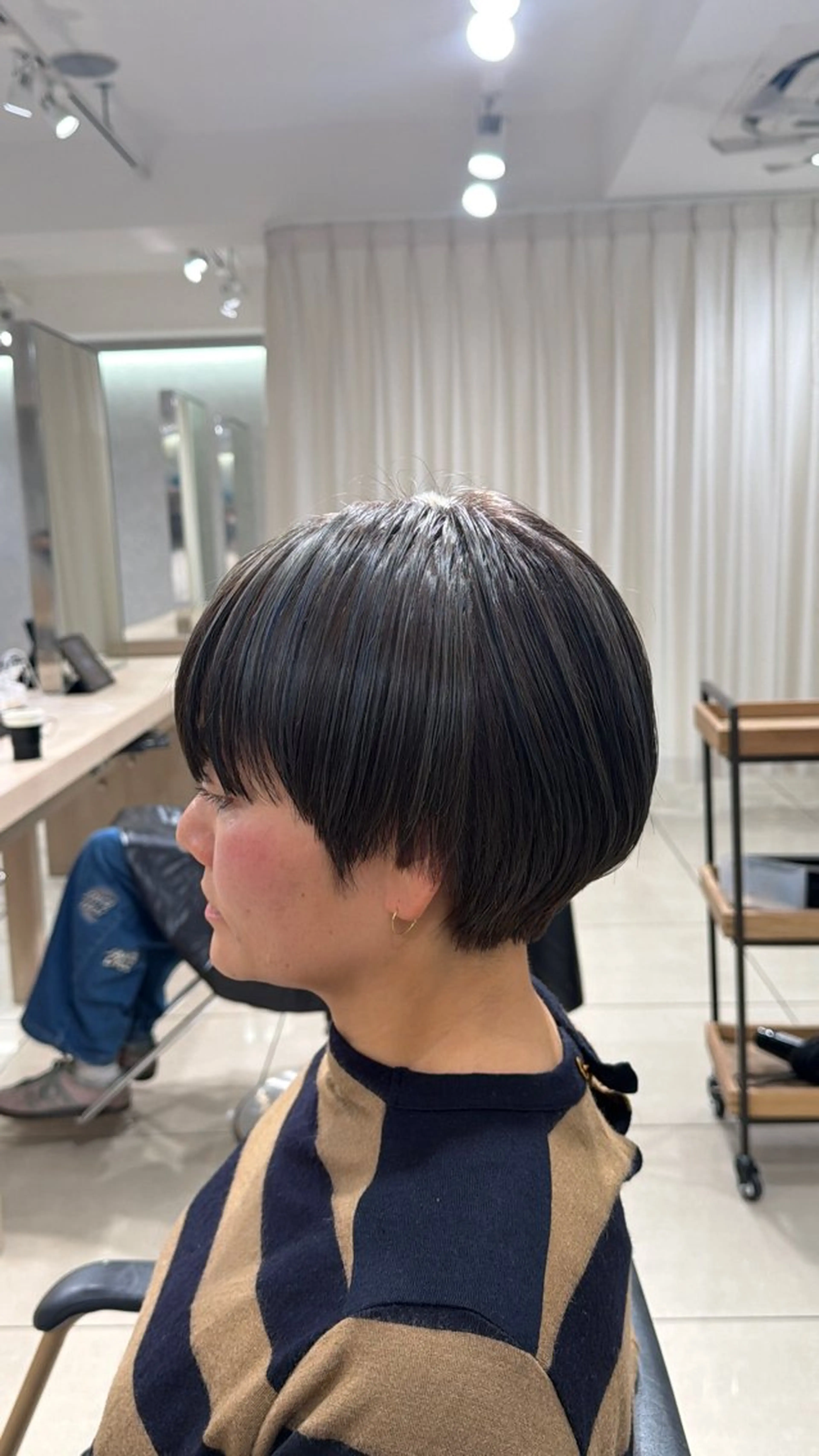 ショート カラー ブリーチ デザインカラー カット ヘアカラー 巖本 真希のヘアスタイル