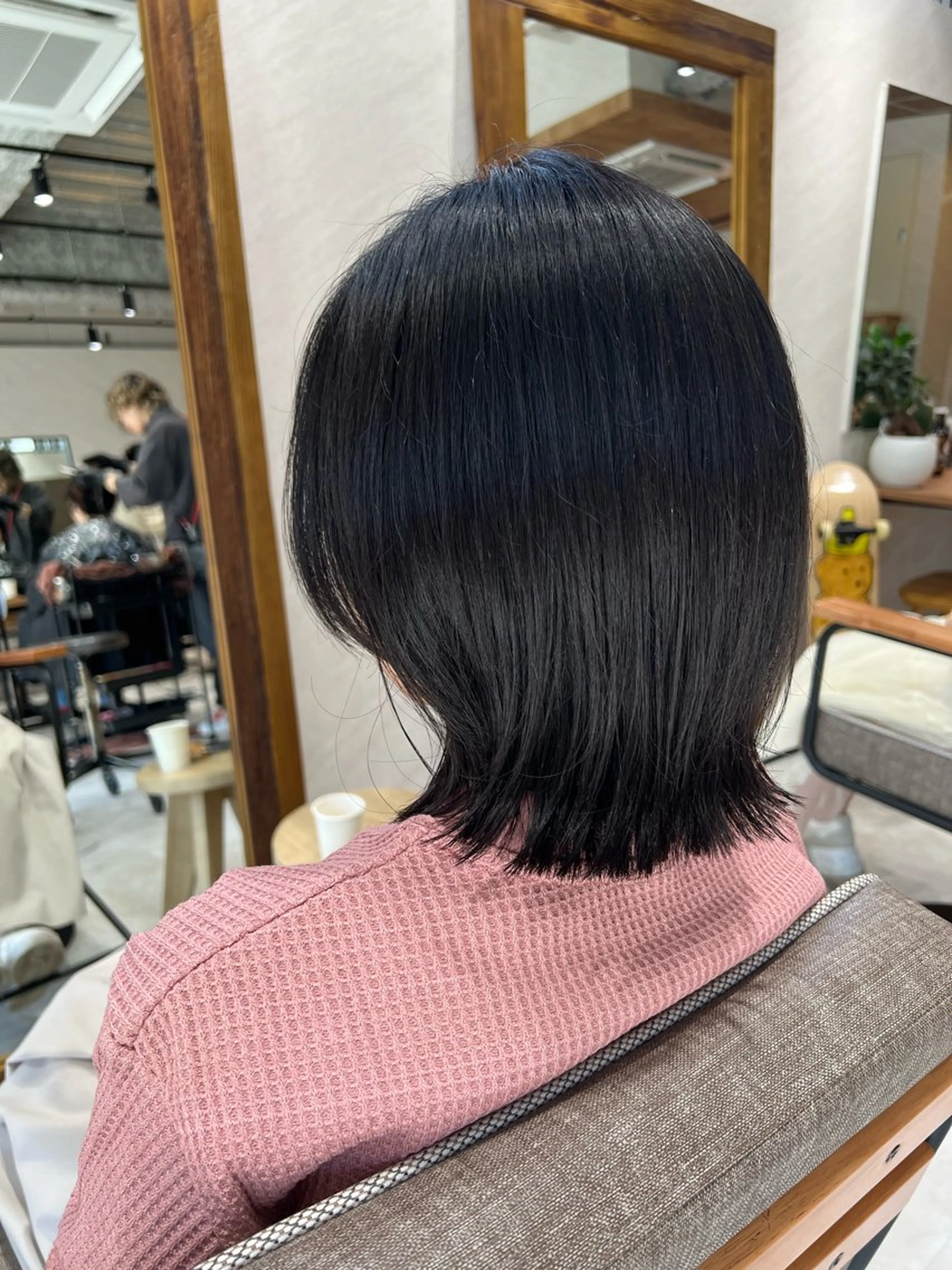 ミディアム 切りっぱなしボブ ボブ カット ヘアカラー トリートメント 艶ボブ🤎暖色カラー 縮毛矯正/メンズ💈のヘアスタイル