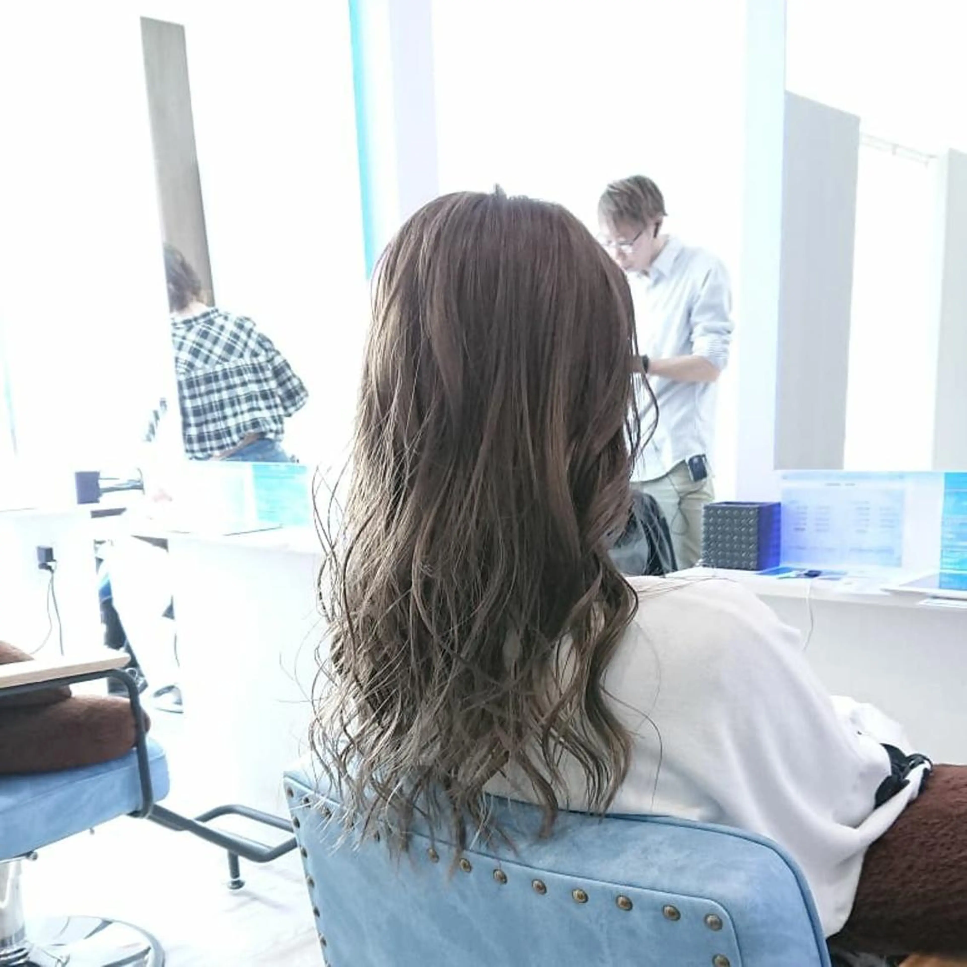 透明感No.1エドルカラー+カットの写真