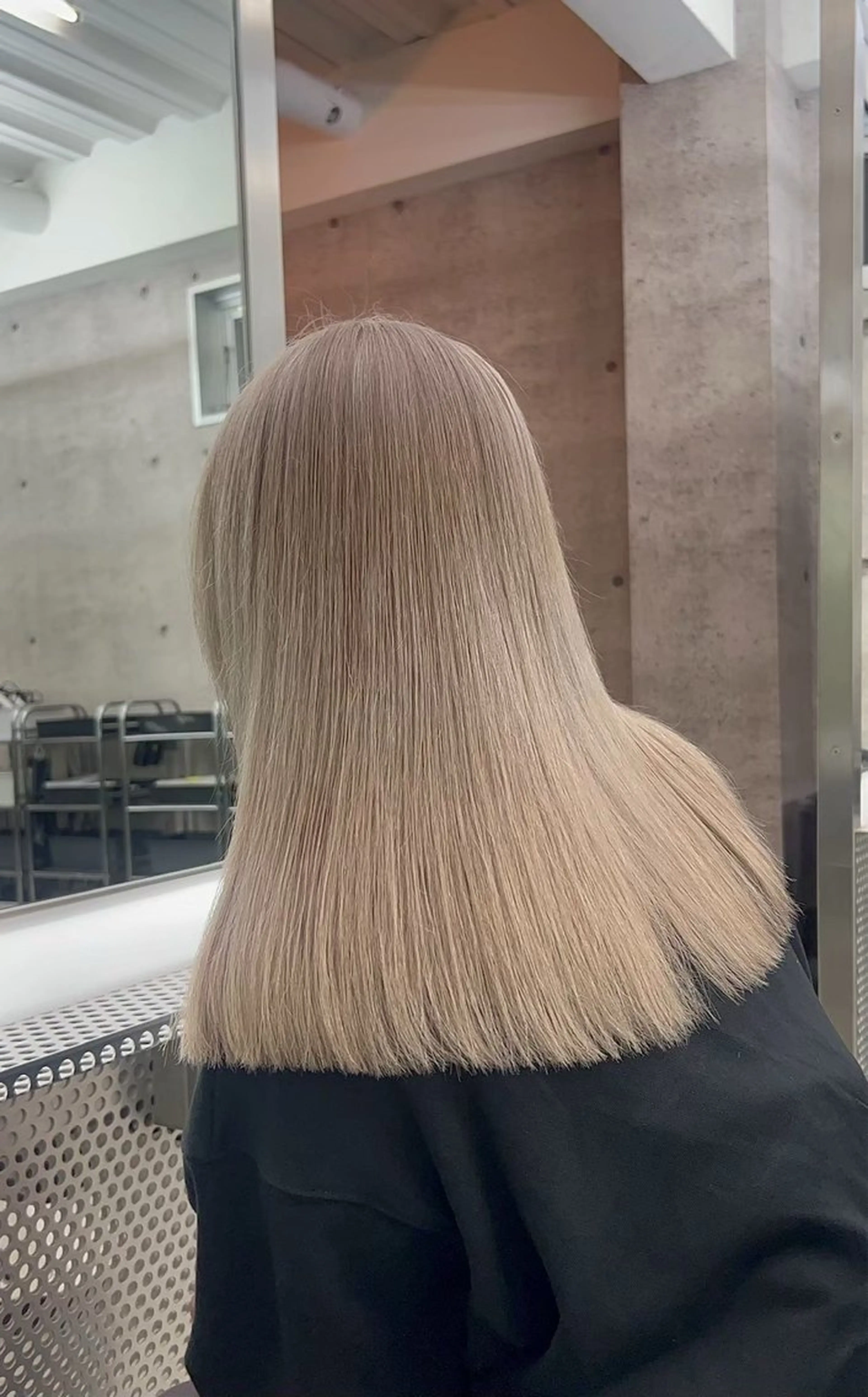 ロング HARUKA🖤 ハイトーンのヘアスタイル