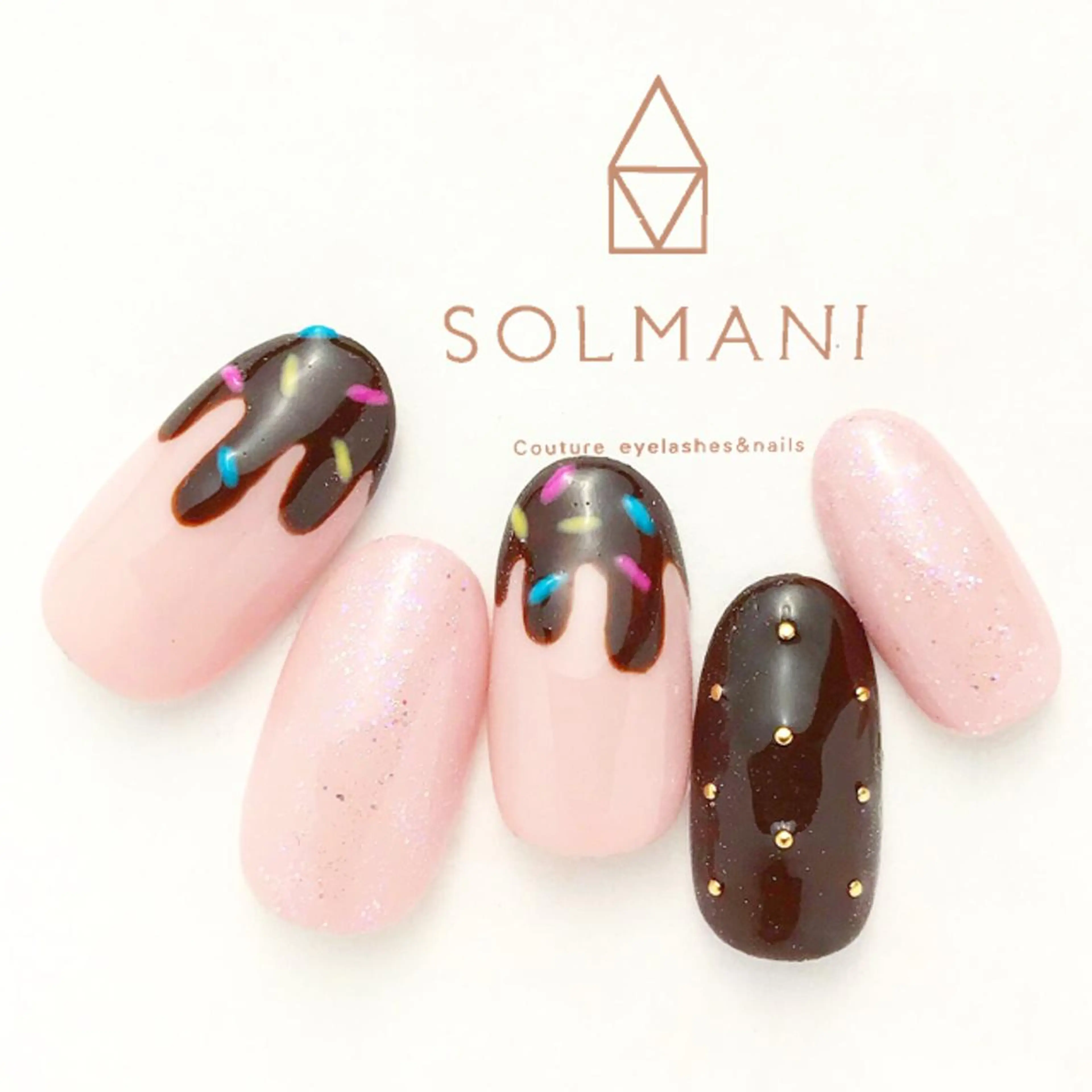 ネイル SOLMANI 予約担当のネイルデザイン