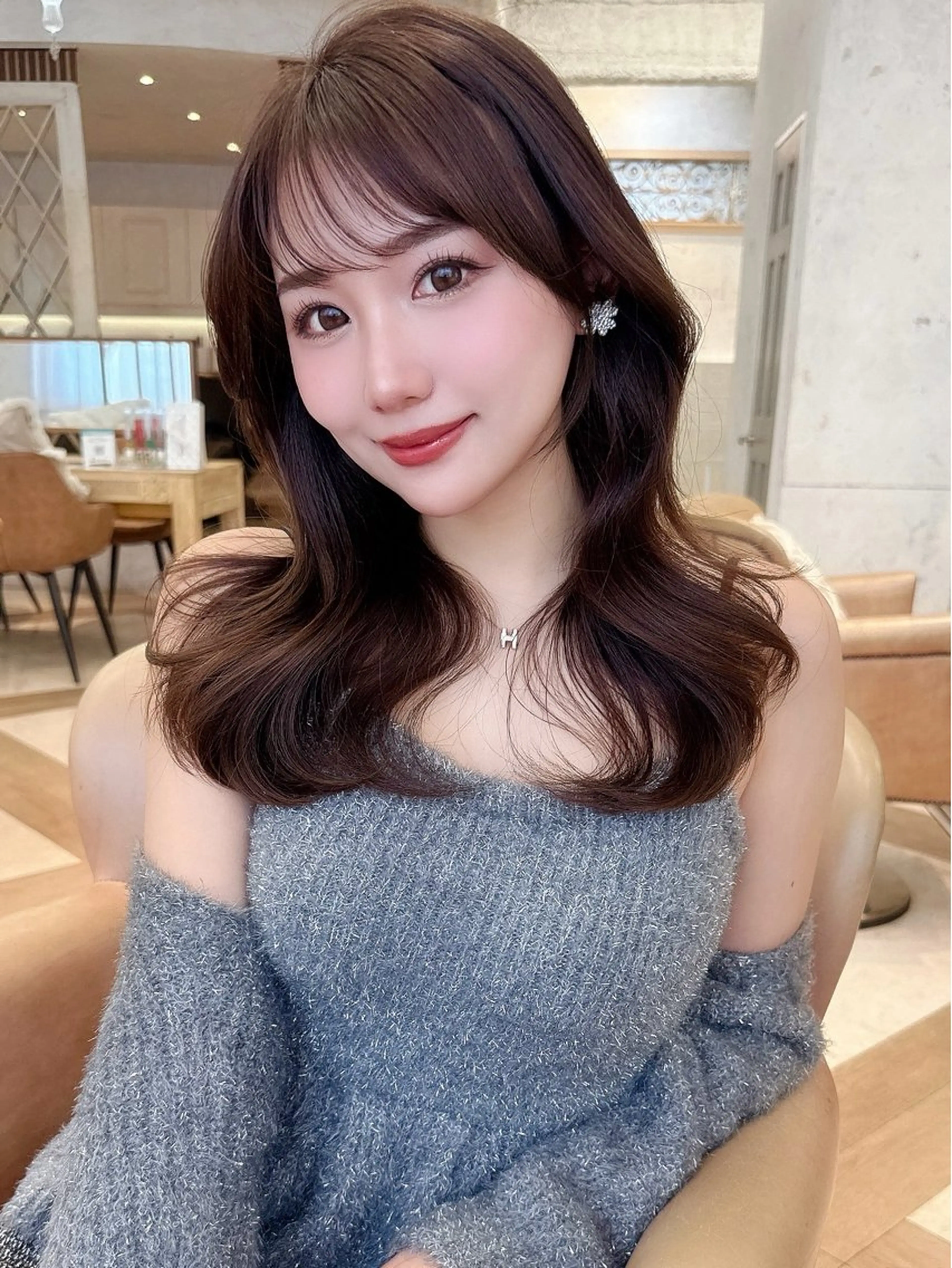 ミディアム カラー ヘアアレンジ カット ヘアカラー トリートメント ツヤ髪になりたい方へ 🩷柴田知亜希のヘアスタイル