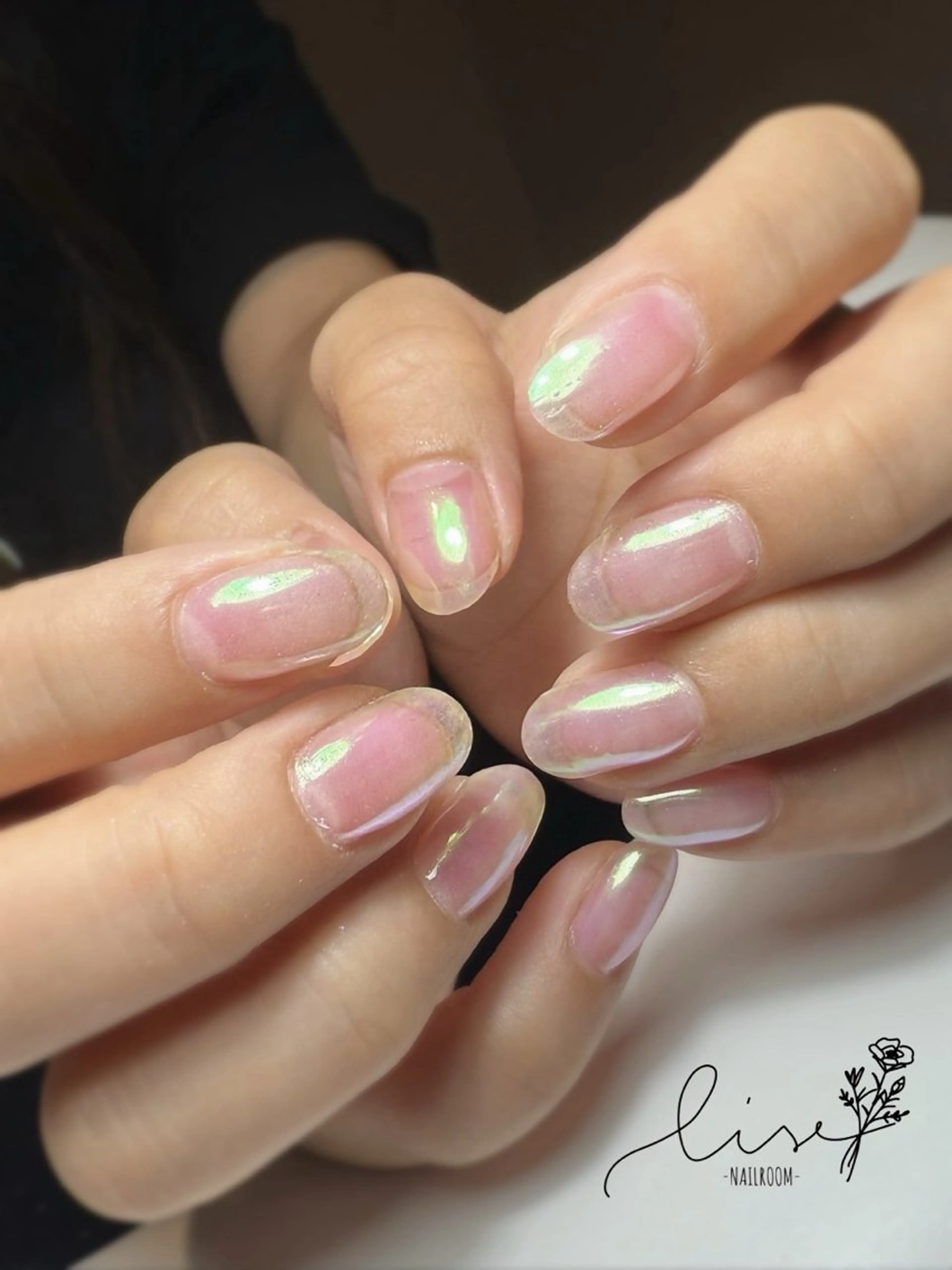 ネイル キラキラネイル ミラーネイル ハンドネイル Lise ﾘｾﾞ ﾈｲﾙﾙｰﾑのネイルデザイン