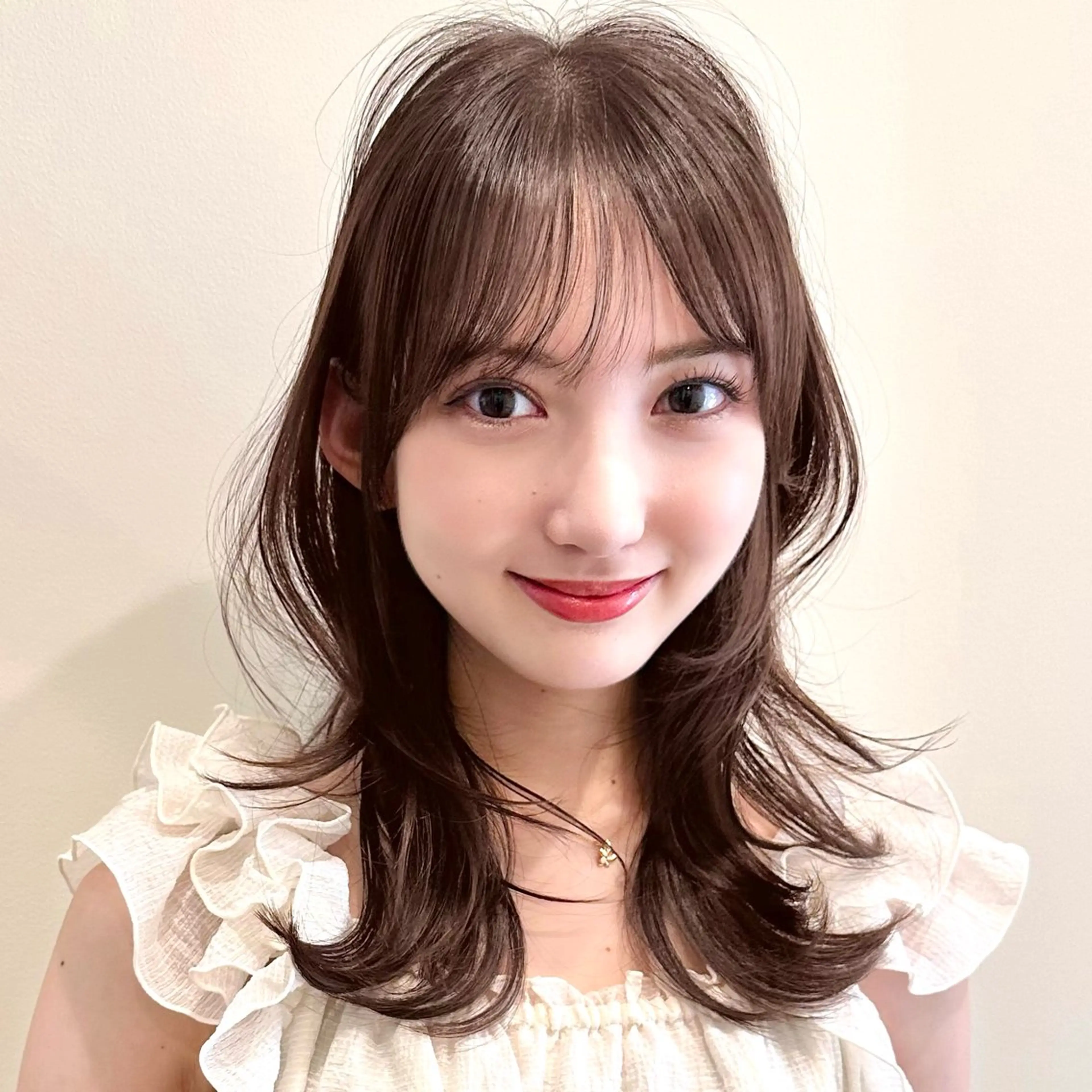 ミディアム カット ヘアカラー トリートメント 🌹ハッシュカット、 レイヤー韓国ヘア🌹のヘアスタイル