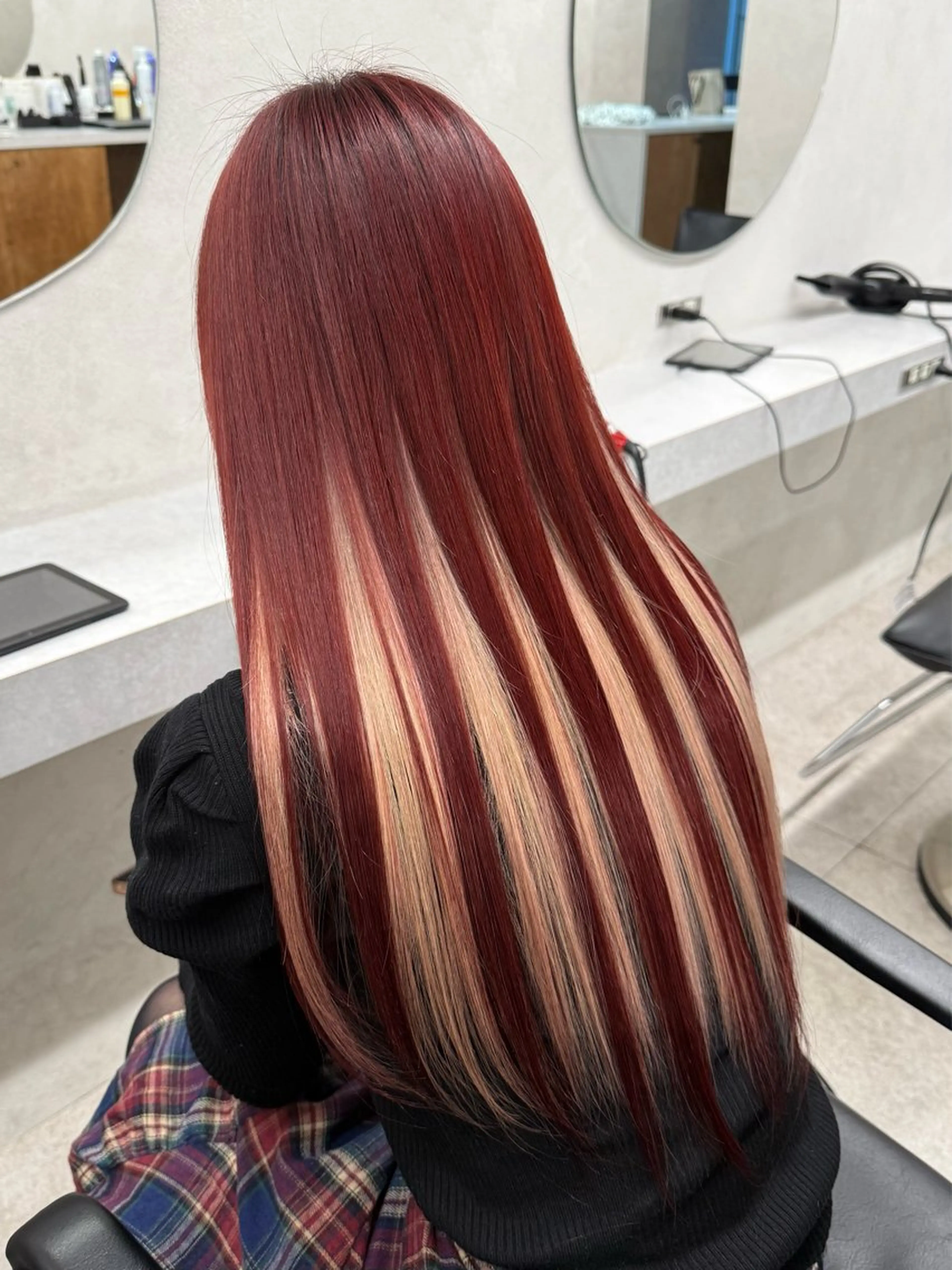 カラー ブリーチ 透明感カラー ハイトーンカラー 森貝 洋亮のヘアスタイル