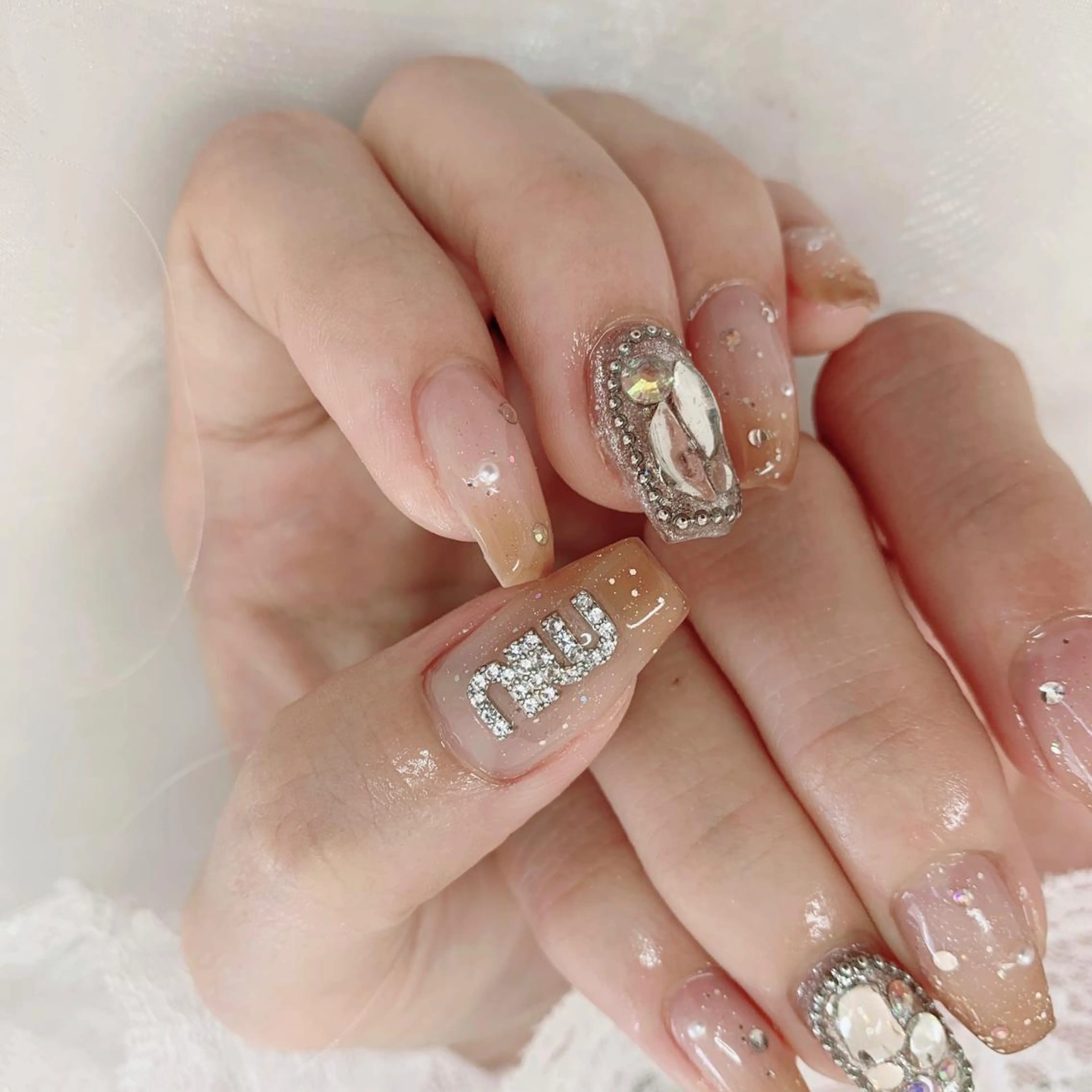 ネイル ハンドネイル La neige* yuki 🥯🍑のネイルデザイン