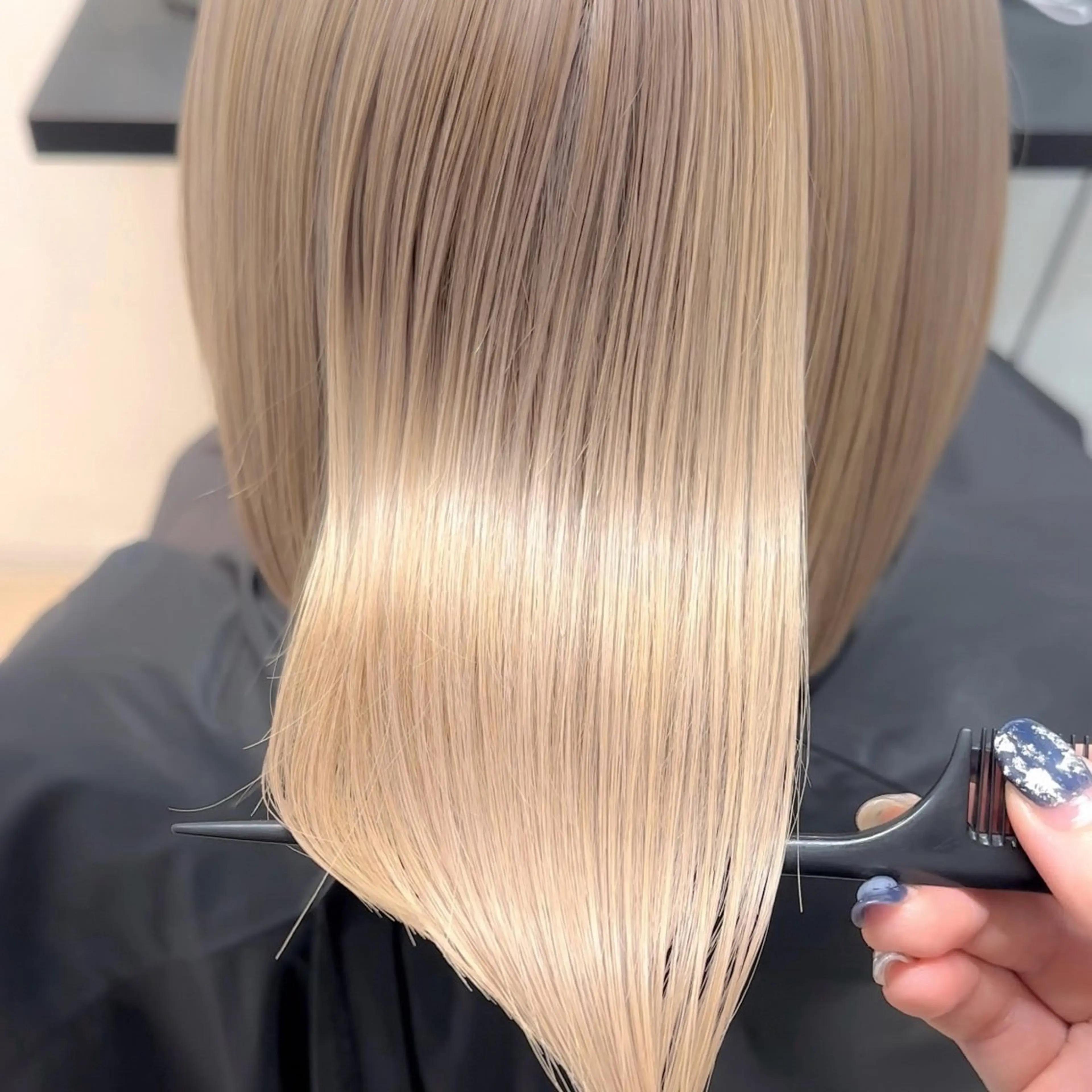 ショート カラー ハイトーン･髪質改善 MIOKAのヘアスタイル