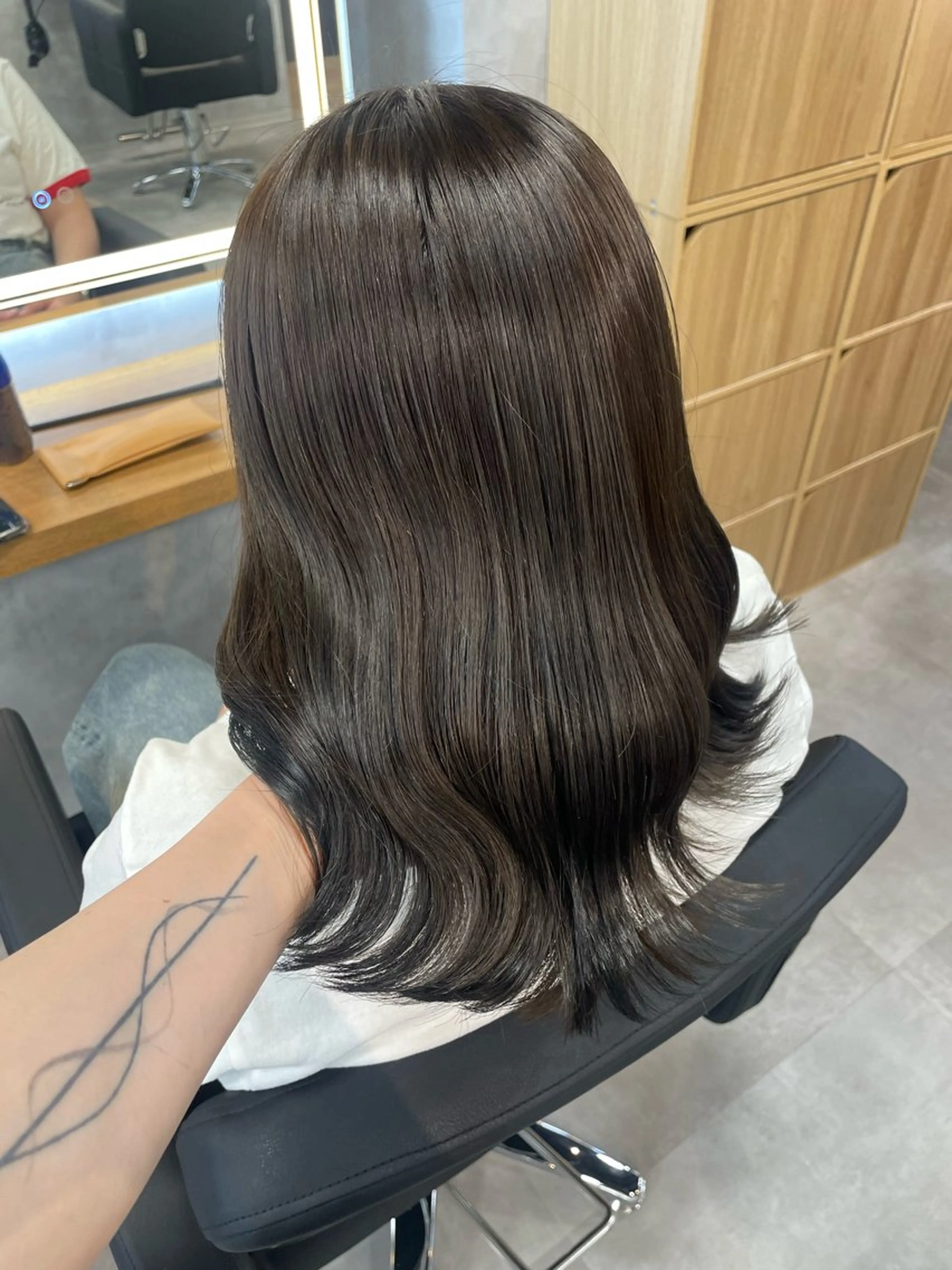 ミディアム カラー ヘアアレンジ カット ヘアカラー トリートメント 透明感カラー/推しカ ラー☁️JURAのヘアスタイル