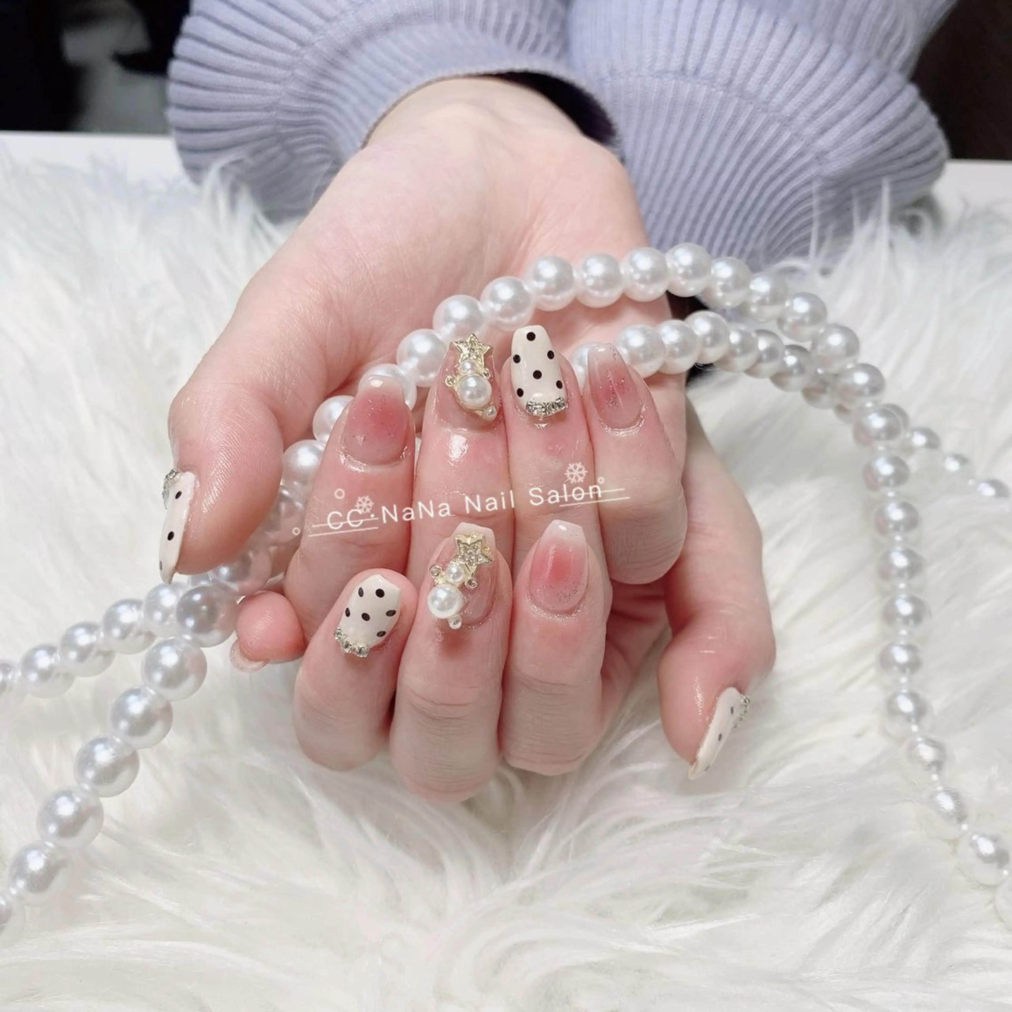 ネイル チークネイル フラッシュネイル ハート キラキラネイル 韓国ネイル ハンドネイル 💎CC・NaNa 韓国風ネイル🌙Cのネイルデザイン