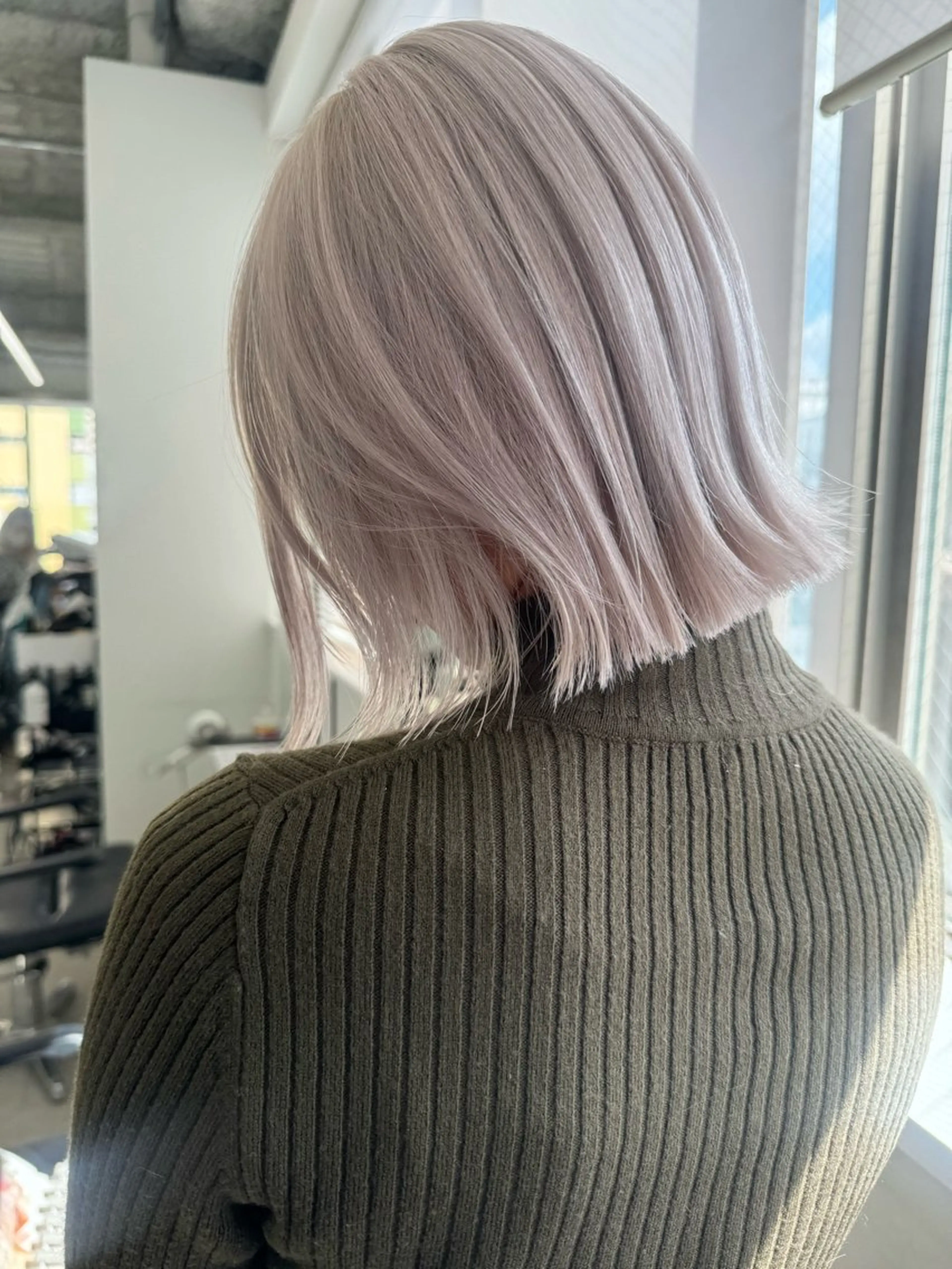 ショート カラー ブリーチ 原田 瑠月のヘアスタイル