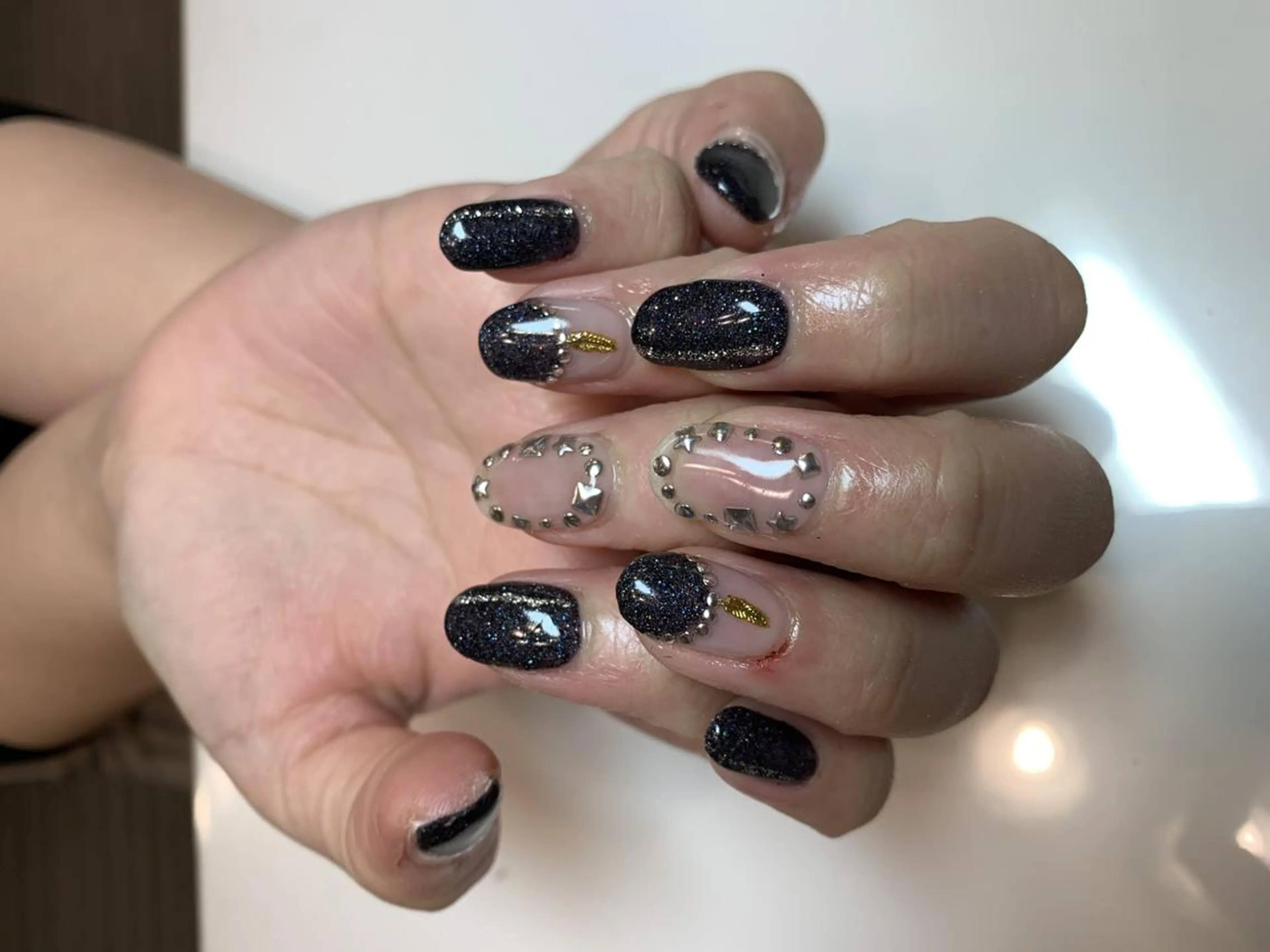 ネイル ネイルリボン 受付スタッフのネイルデザイン