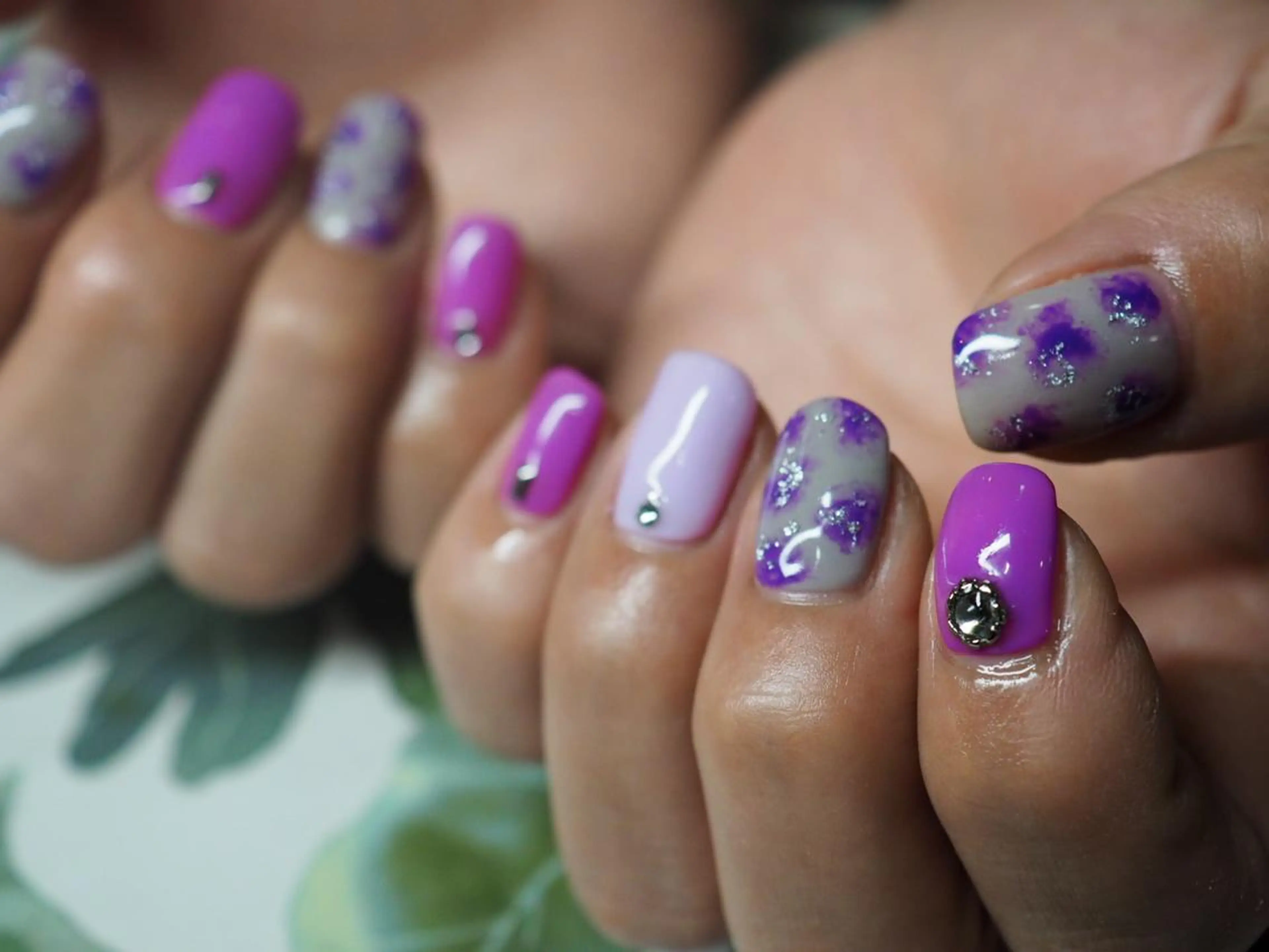 ネイル ストーンネイル トップネイリスト Ribbon立川店のネイルデザイン